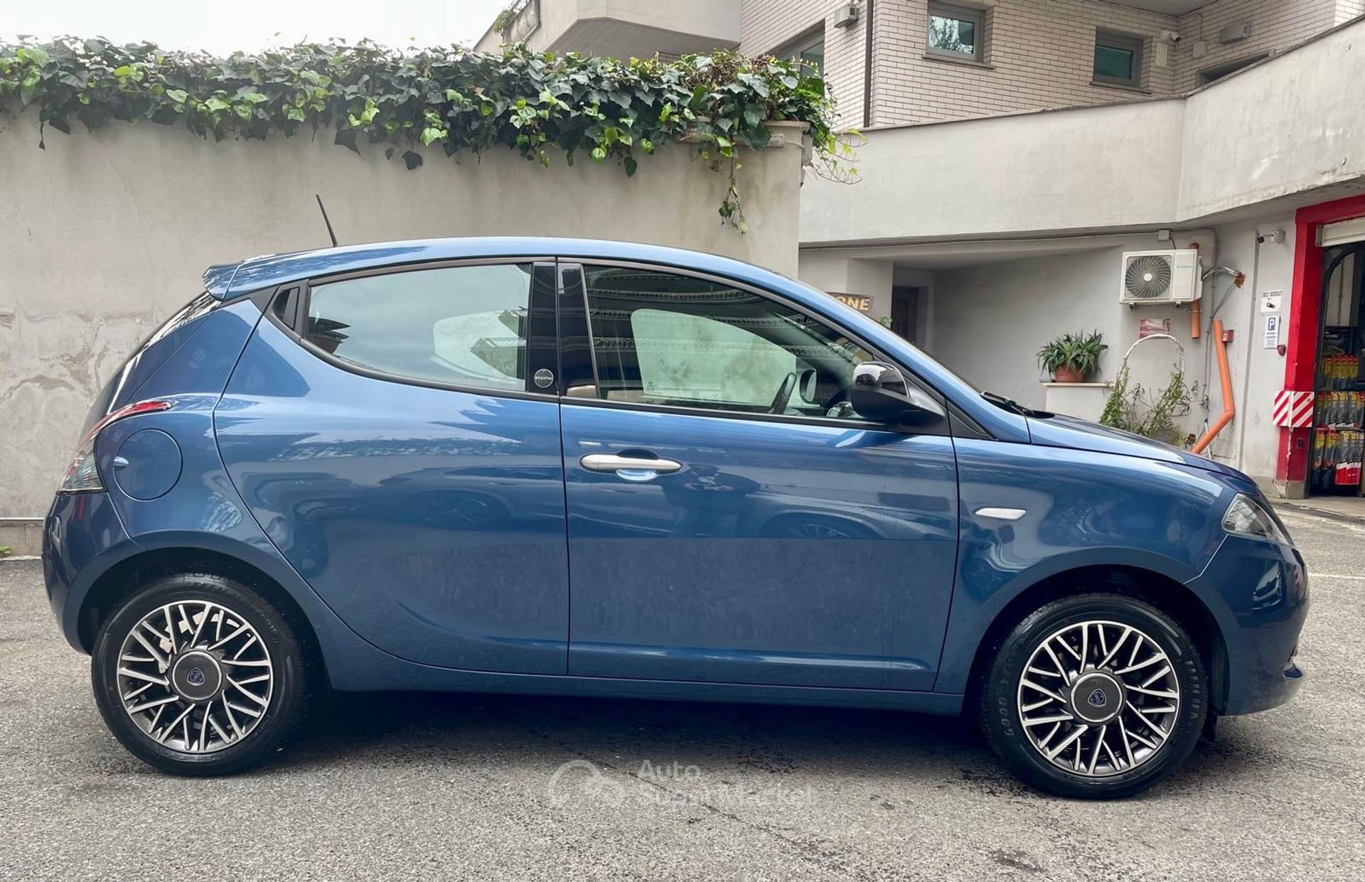 Lancia Ypsilon