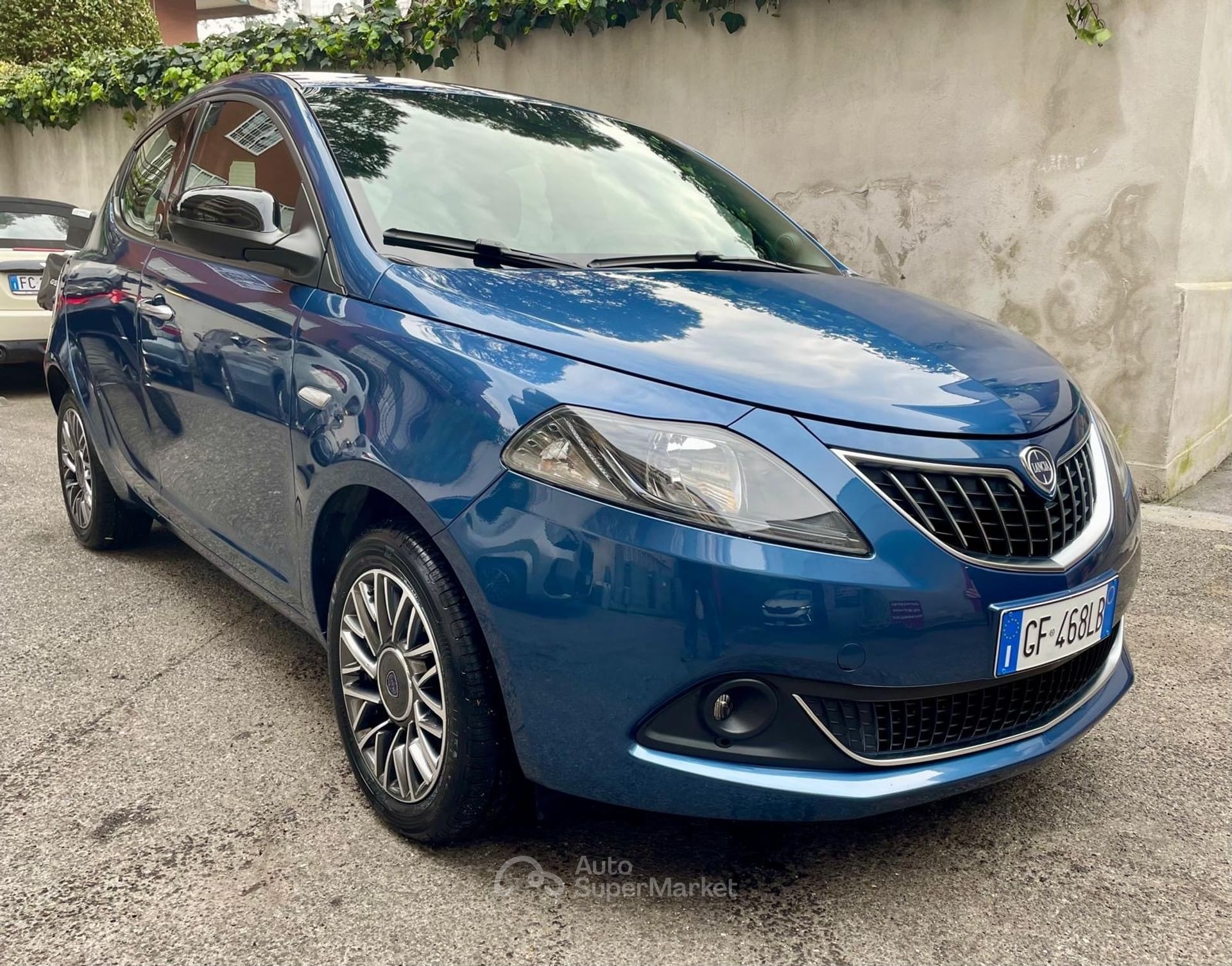 Lancia Ypsilon