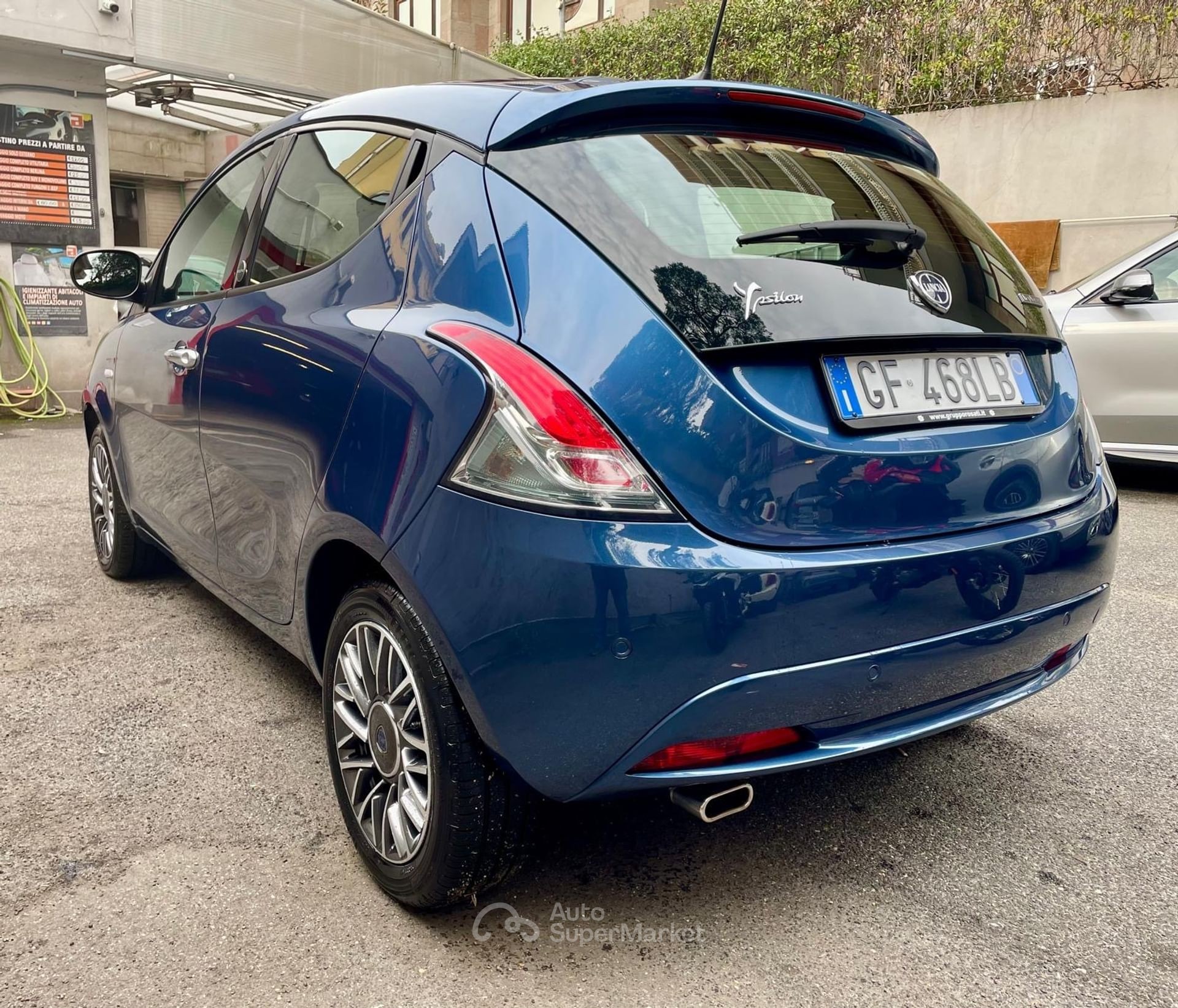 Lancia Ypsilon