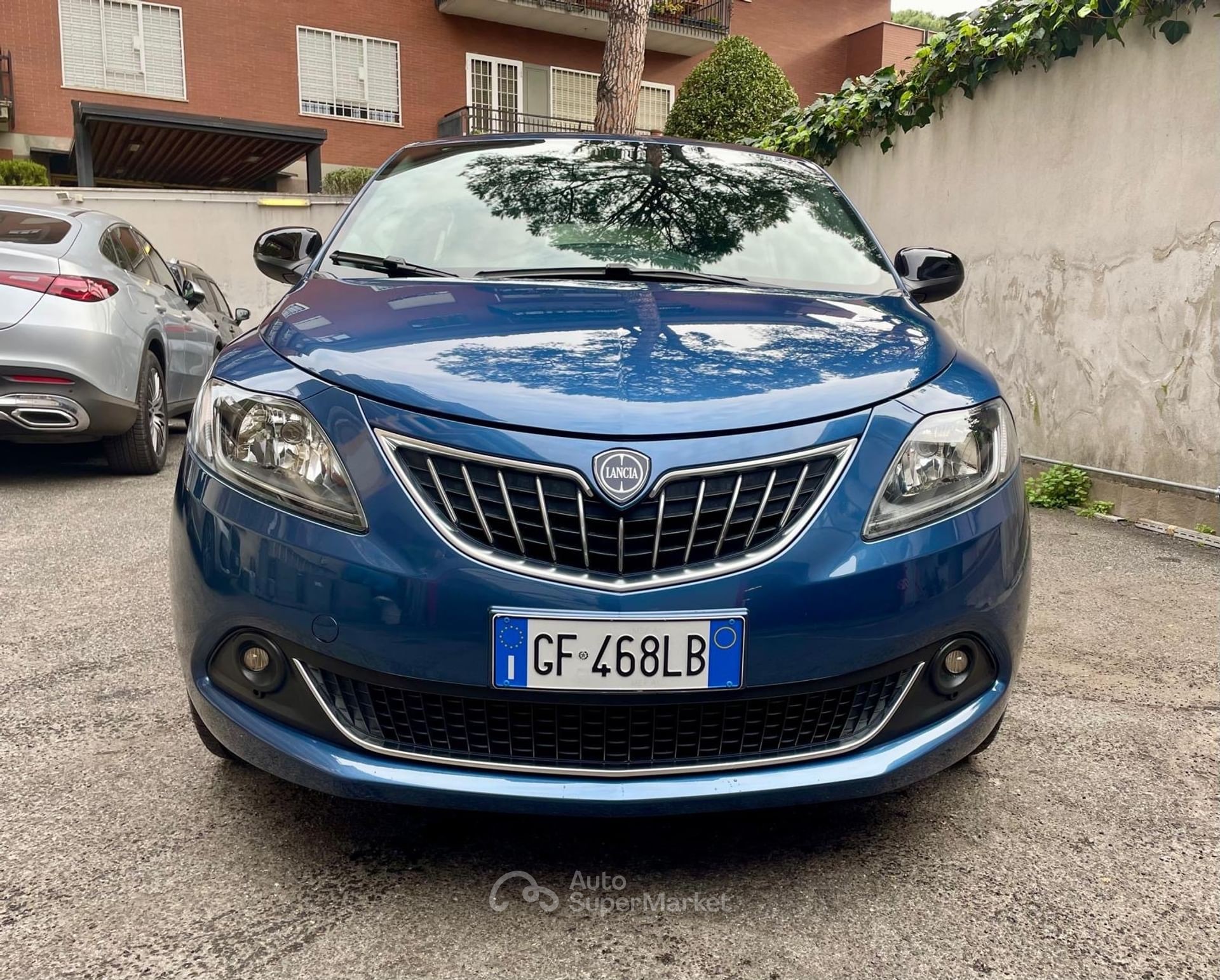 Lancia Ypsilon