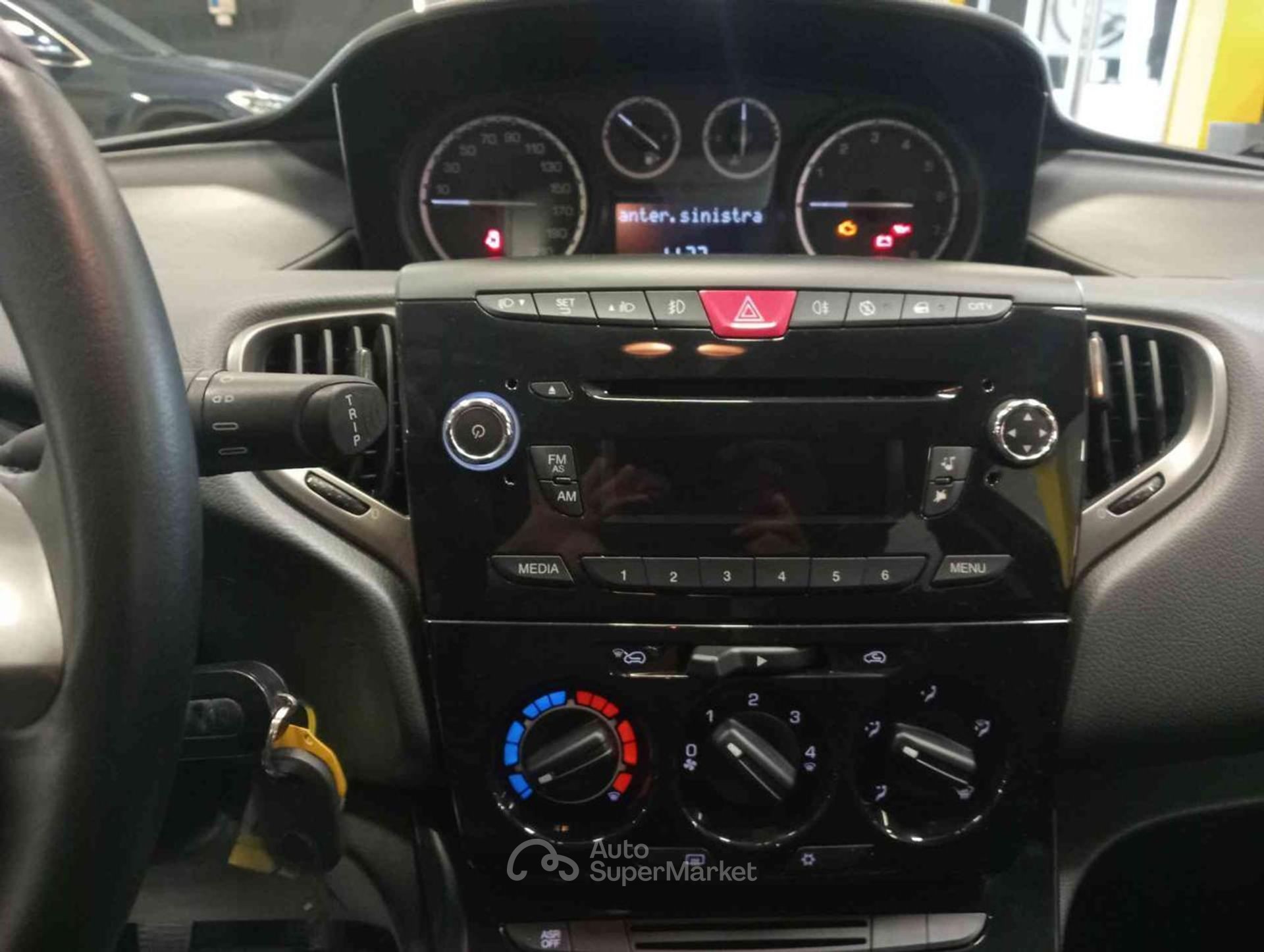 Lancia Ypsilon