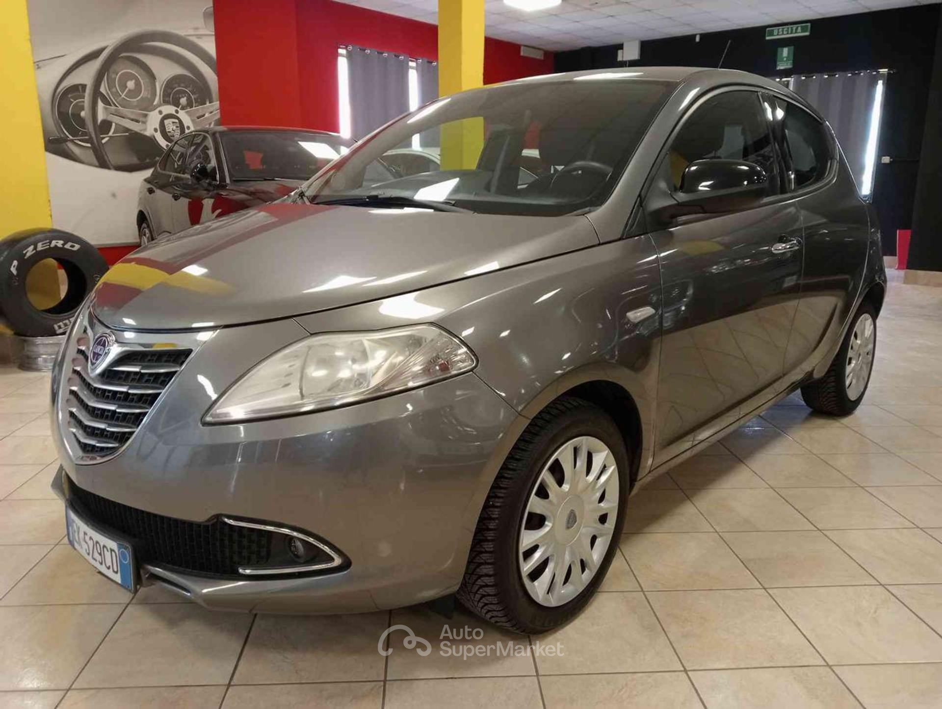 Lancia Ypsilon
