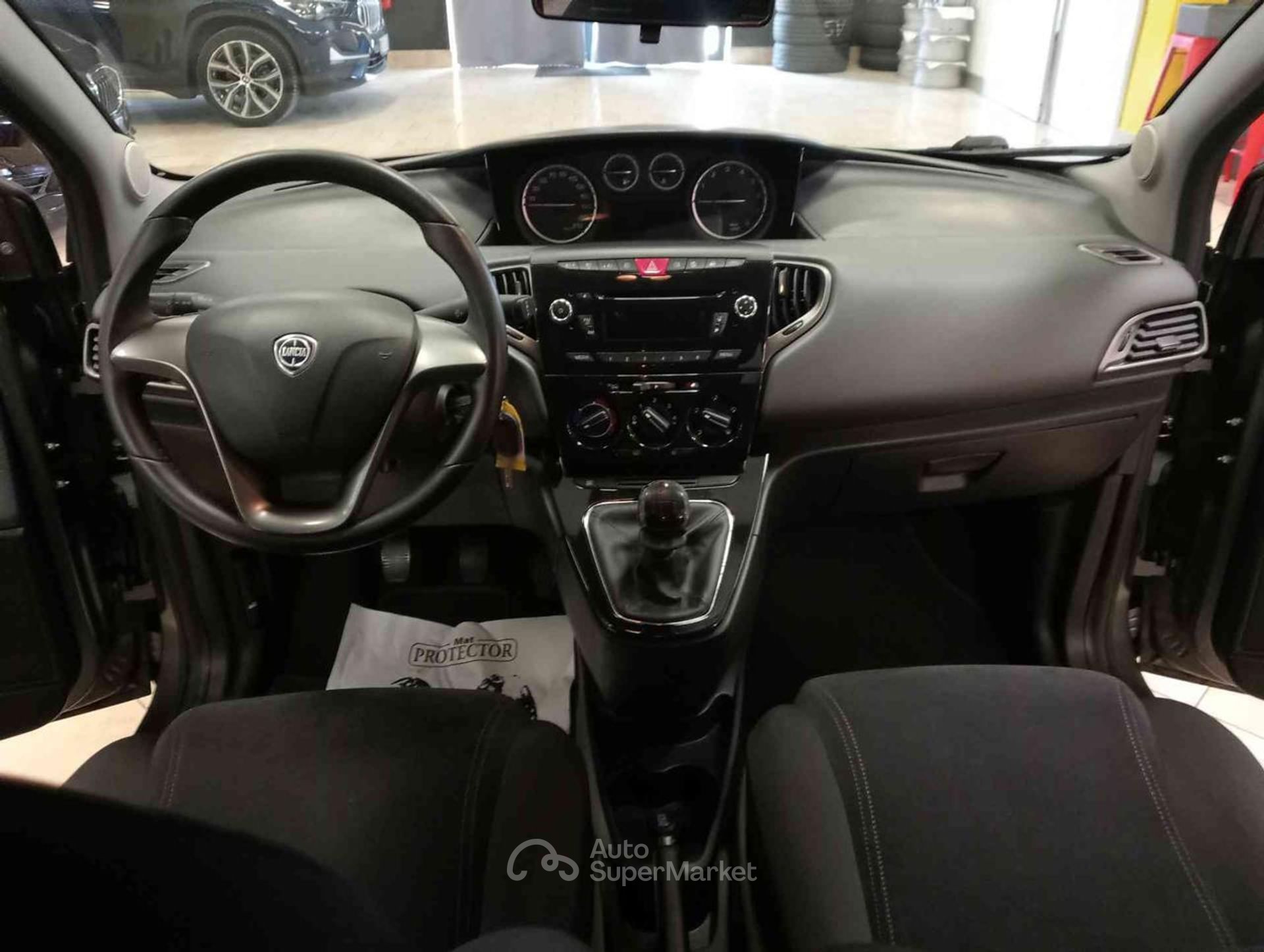 Lancia Ypsilon