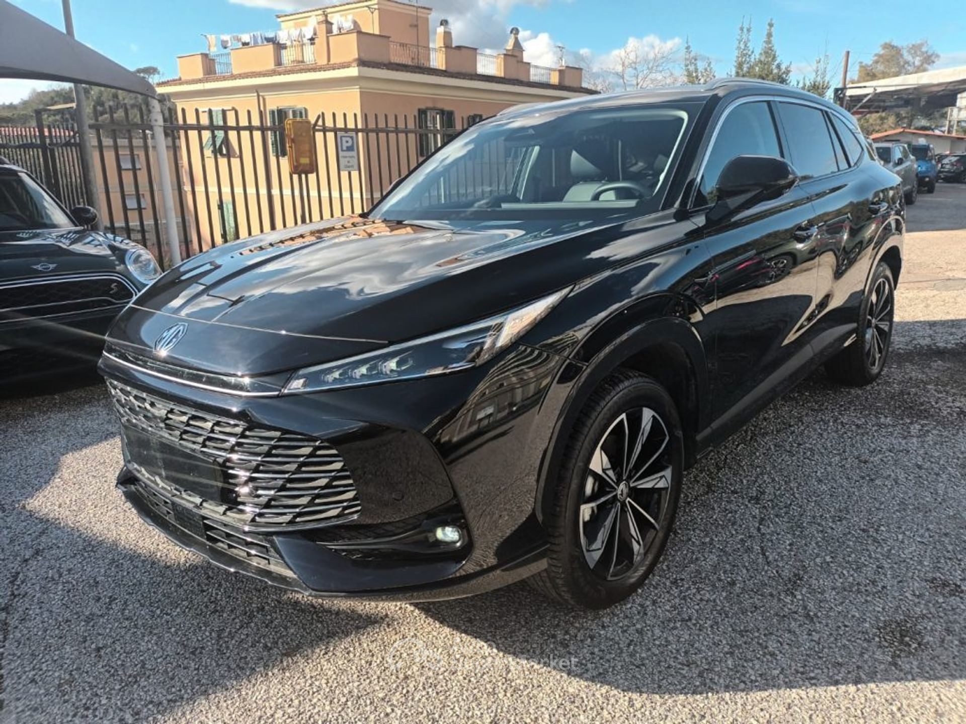 MG HS