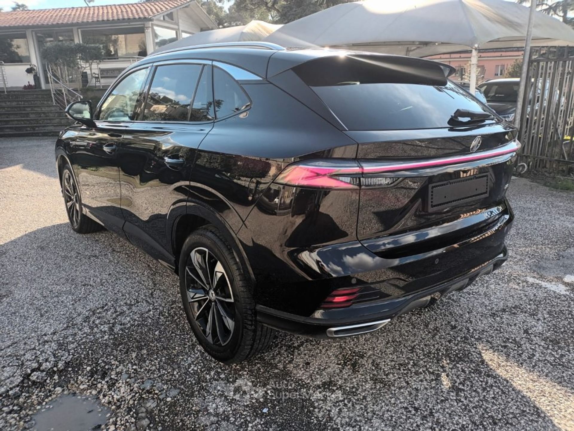 MG HS