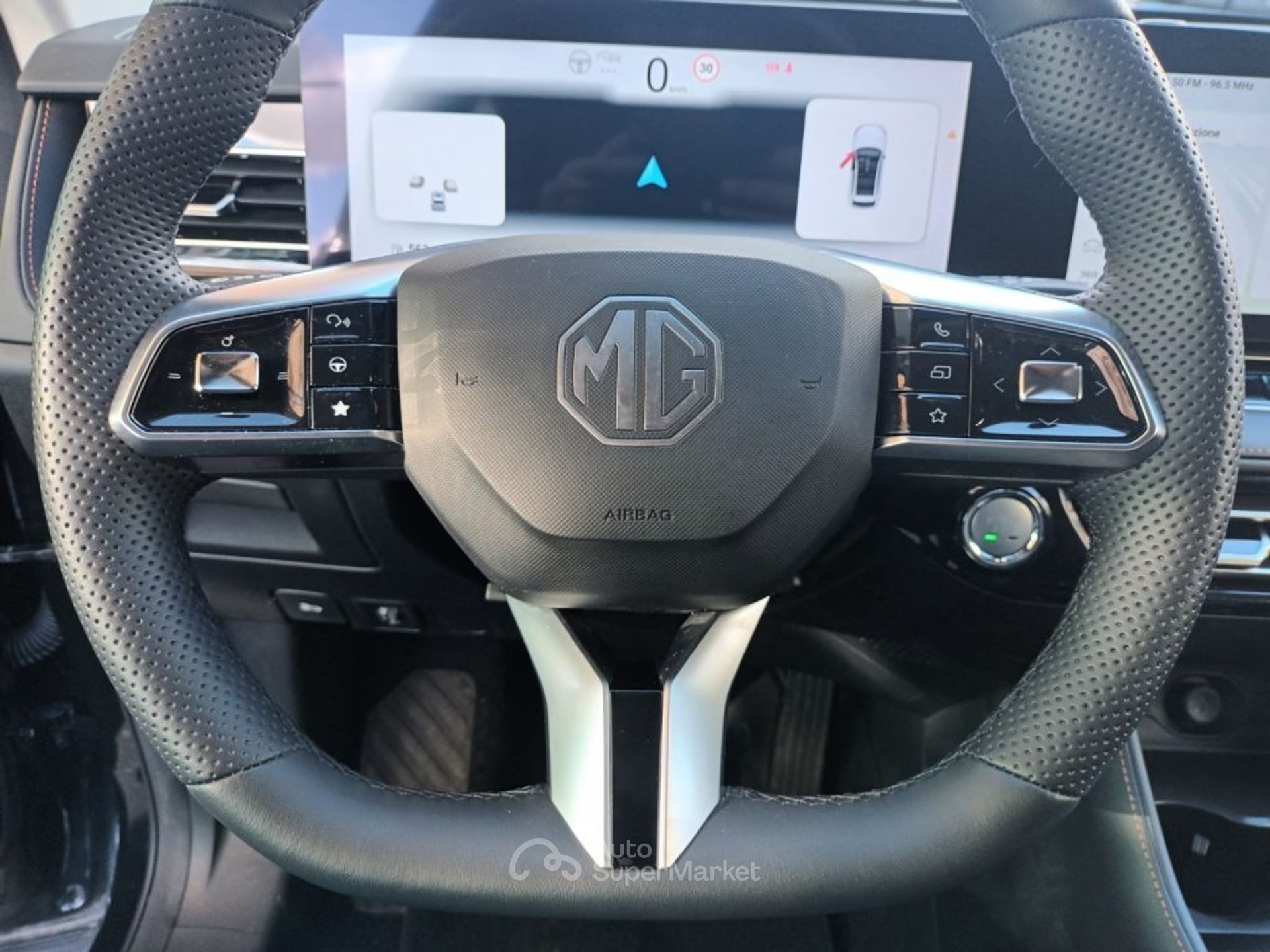 MG HS