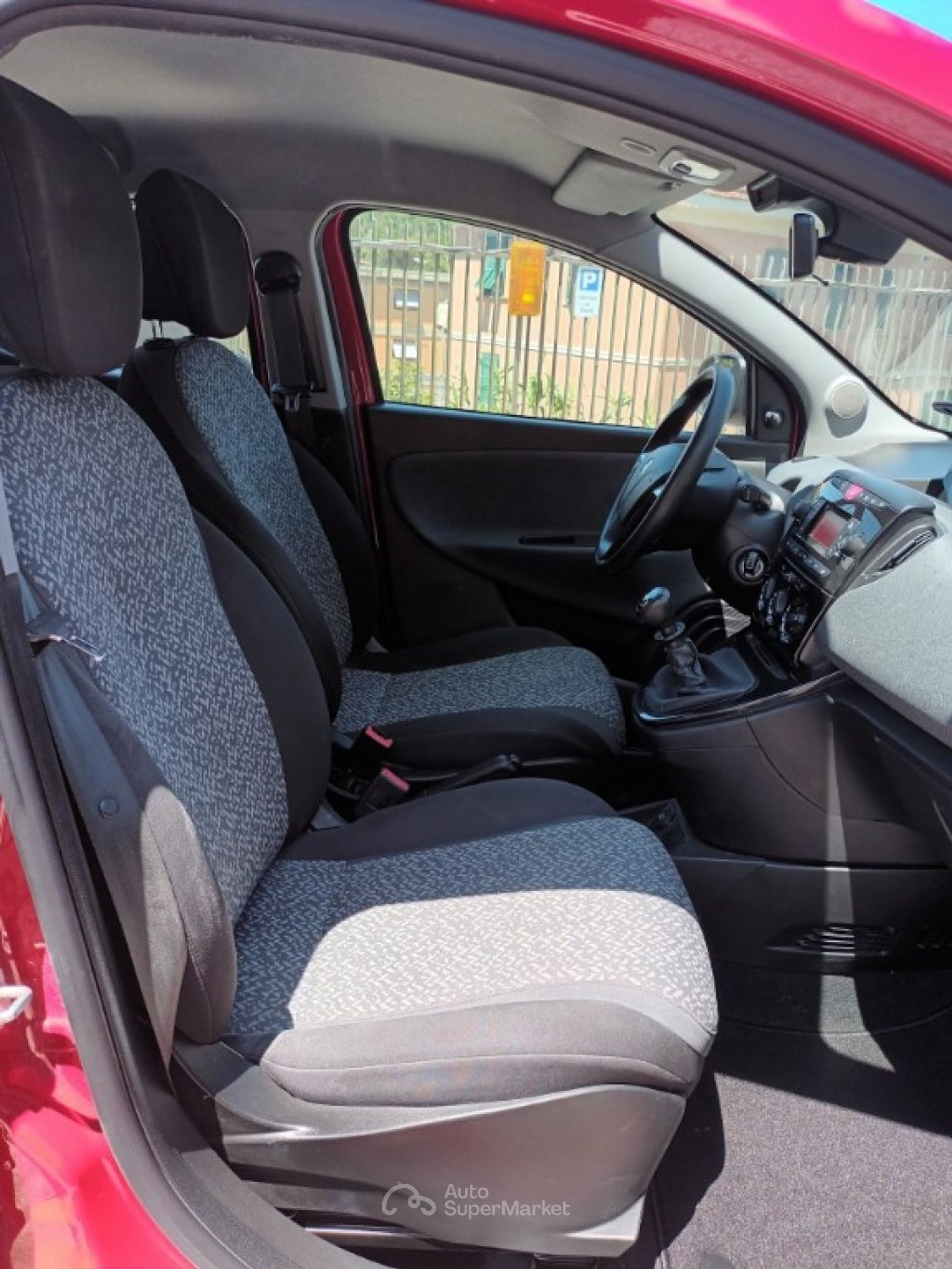 Lancia Ypsilon