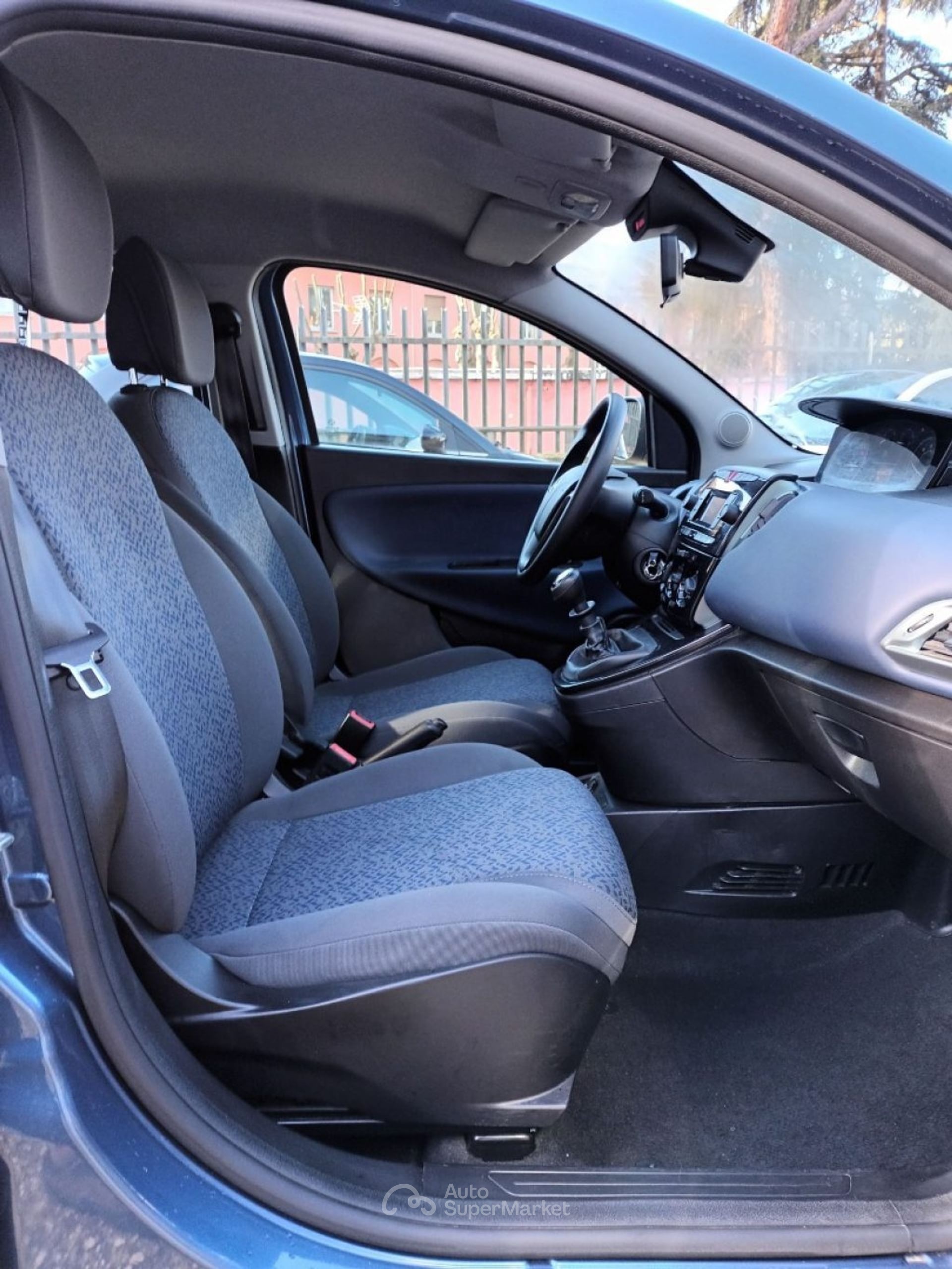 Lancia Ypsilon