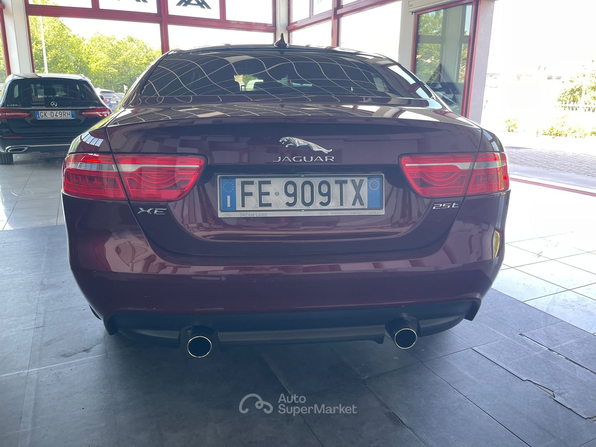 Jaguar XE