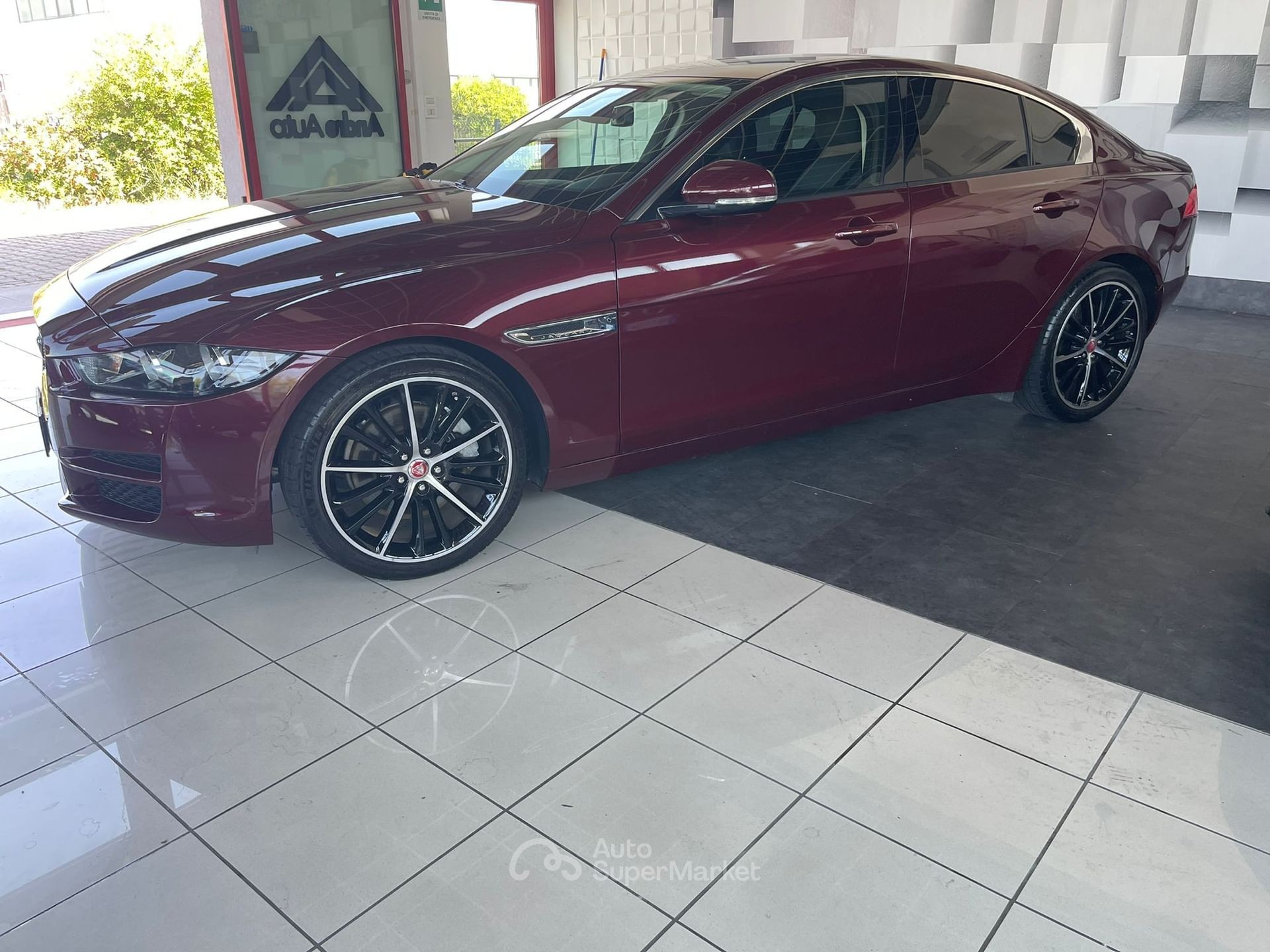 Jaguar XE