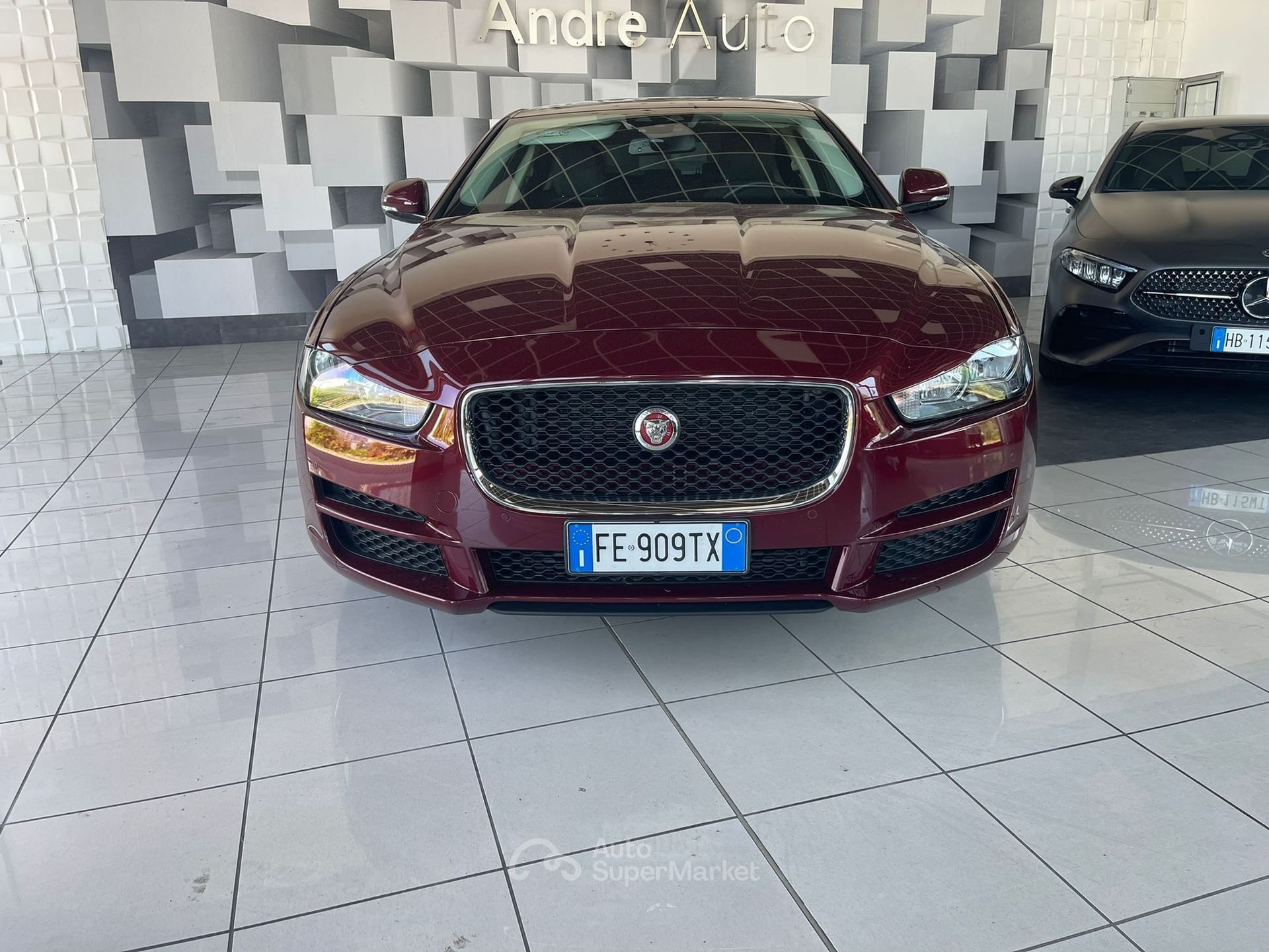 Jaguar XE