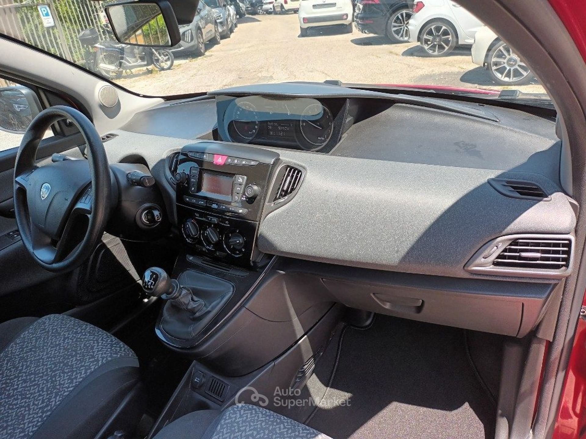 Lancia Ypsilon