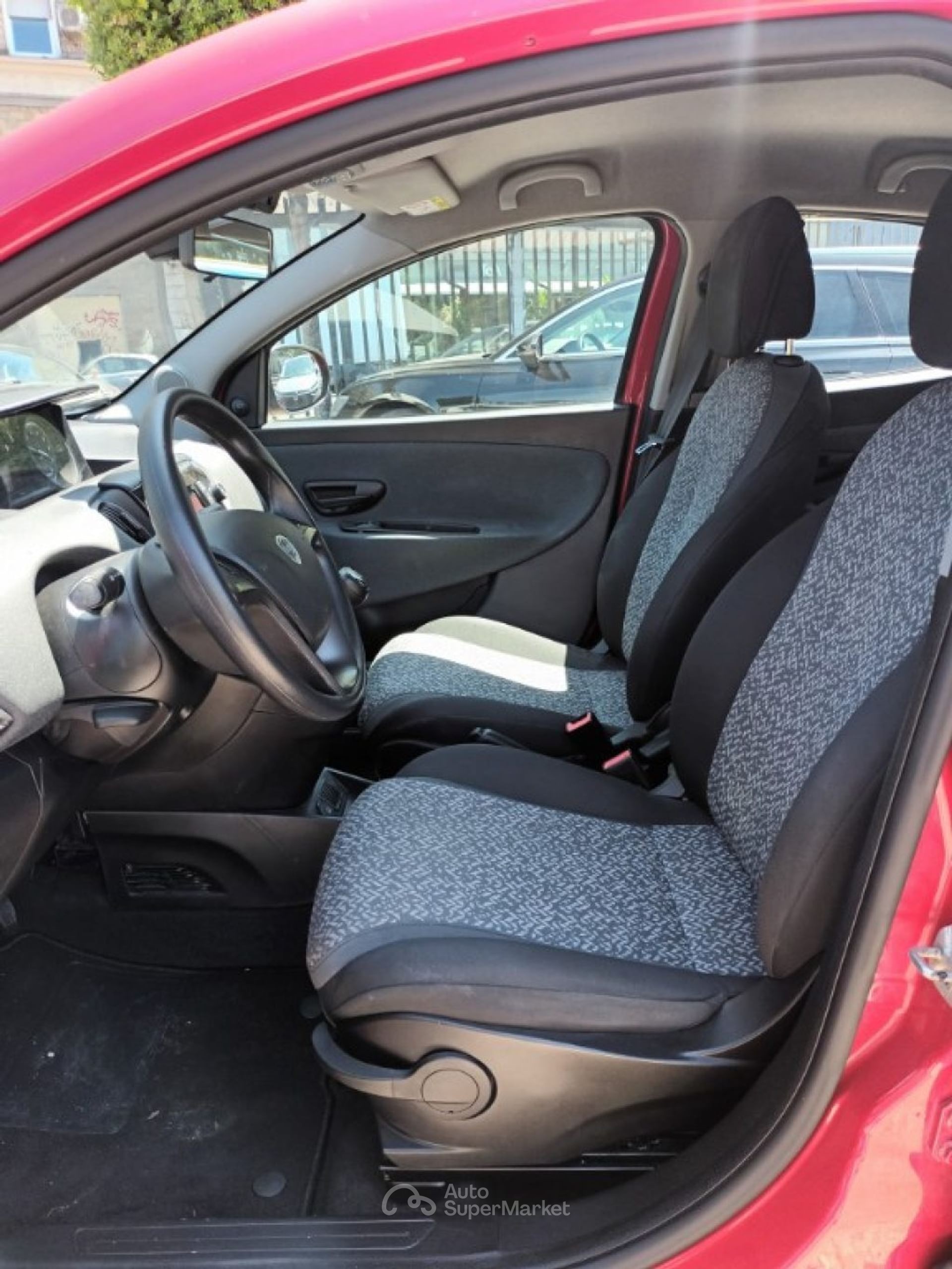 Lancia Ypsilon