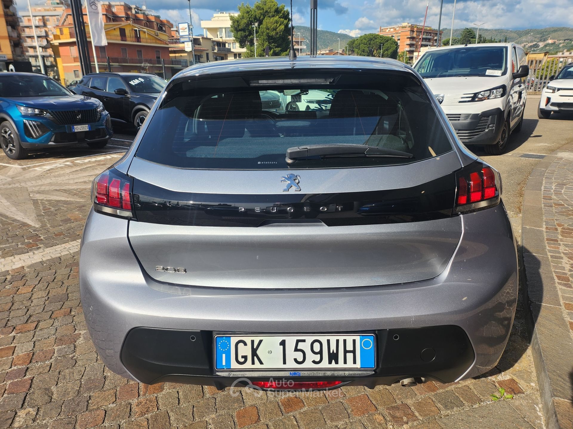 Peugeot 208