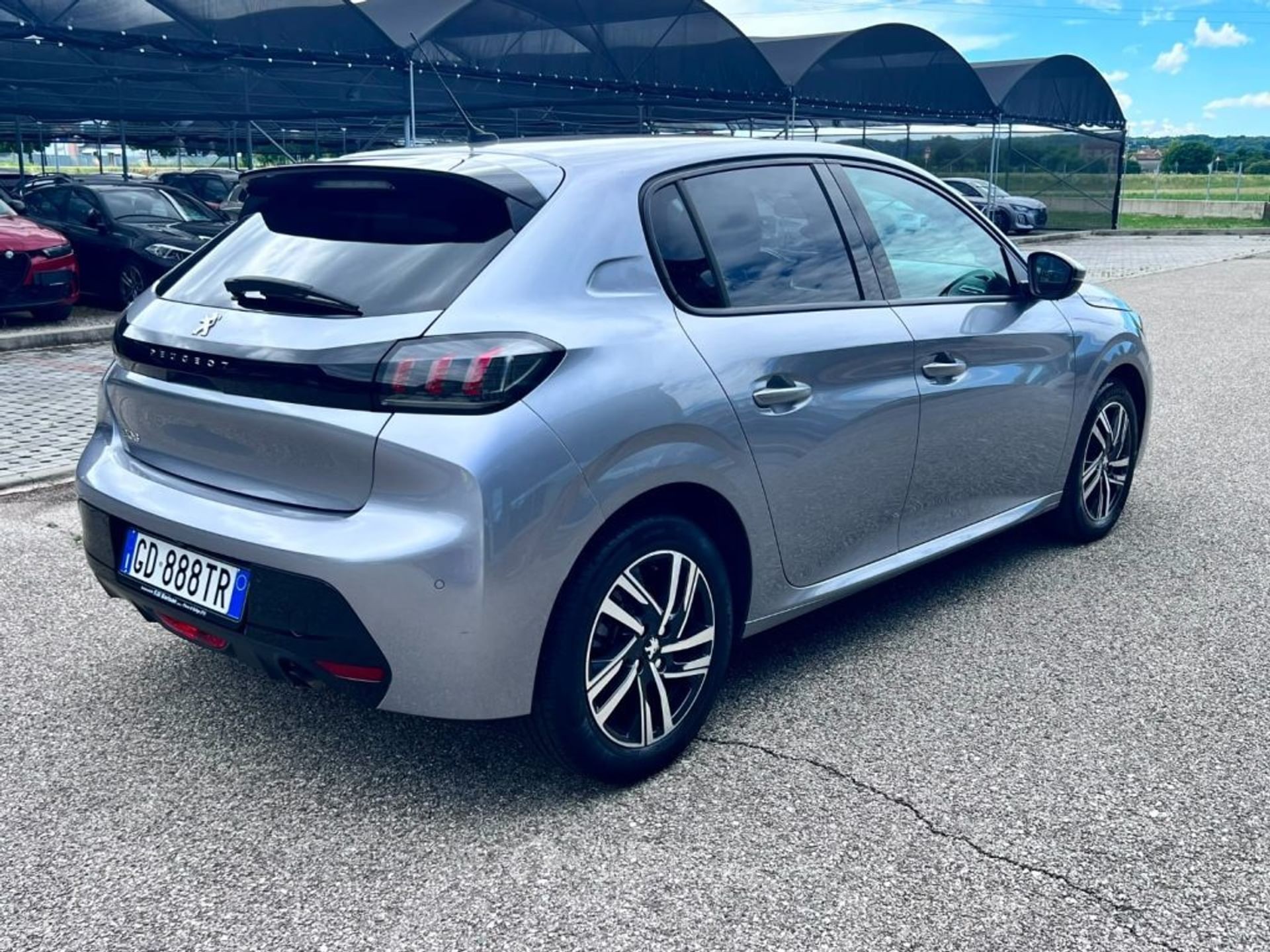 Peugeot 208