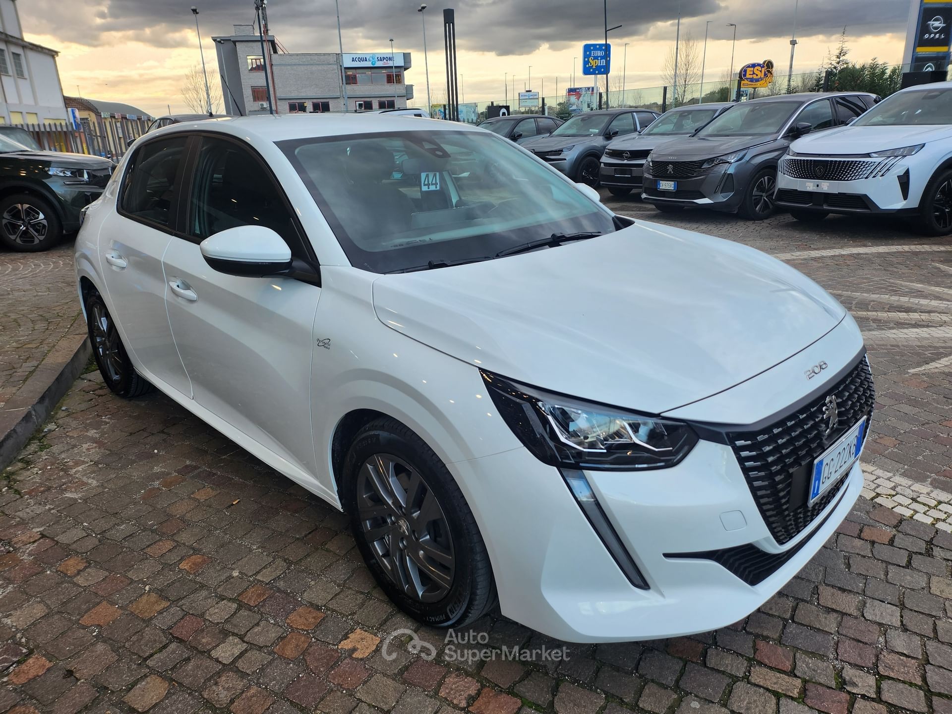 Peugeot 208