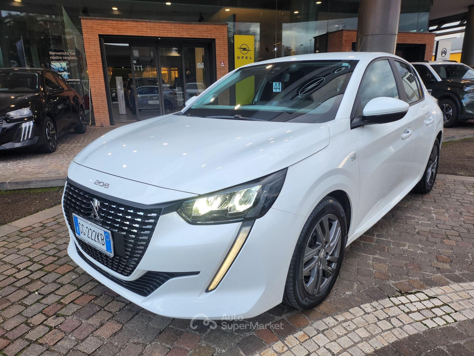 Peugeot 208