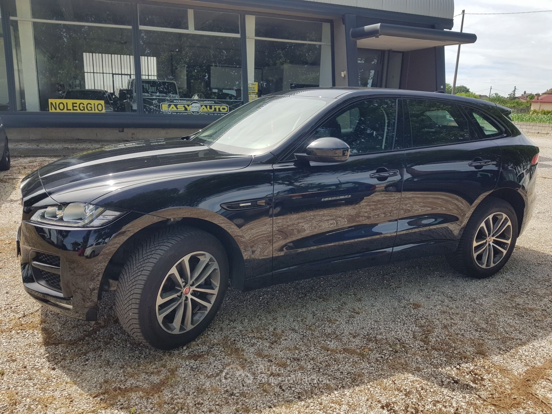 Jaguar F-Pace