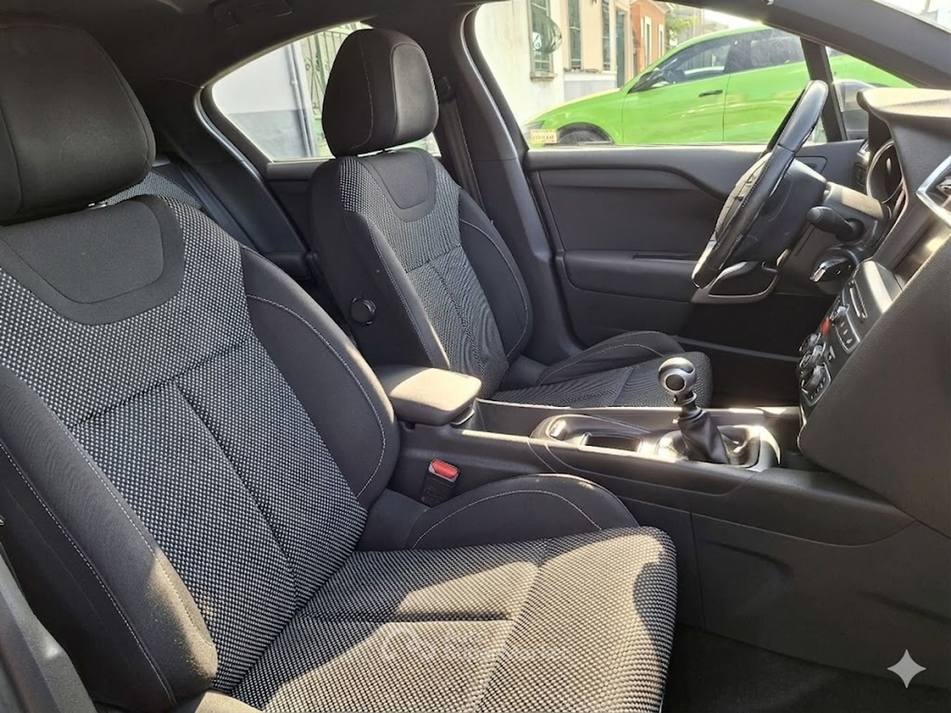 DS Automobiles DS 4