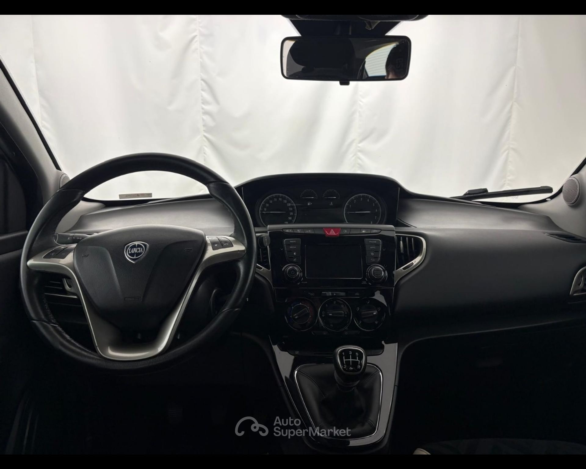 Lancia Ypsilon