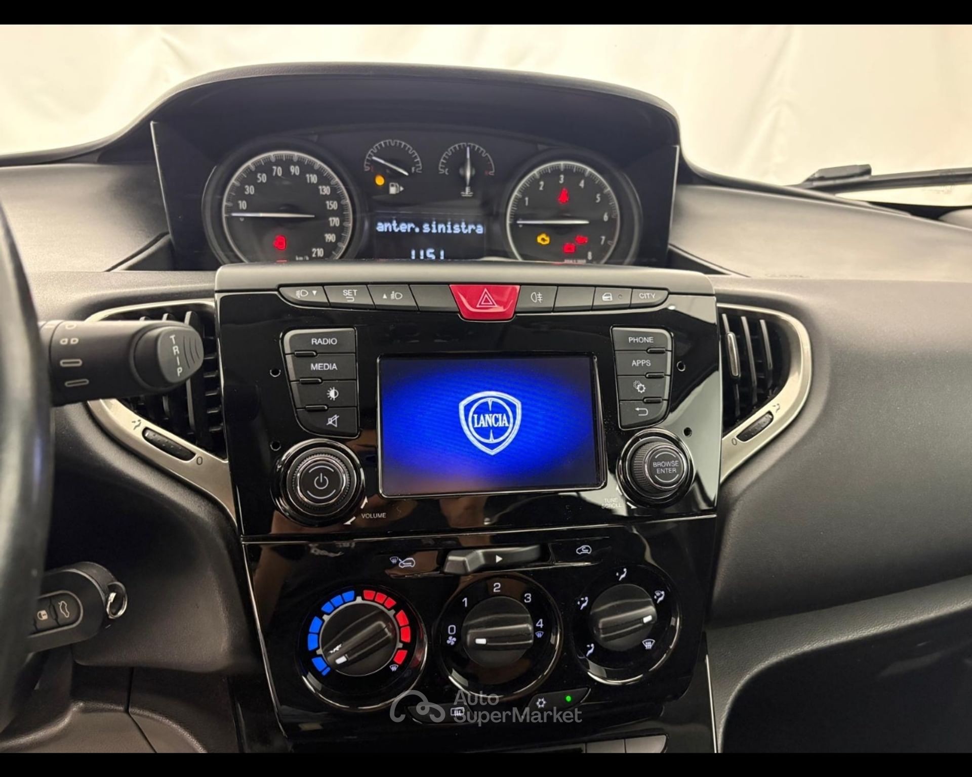 Lancia Ypsilon