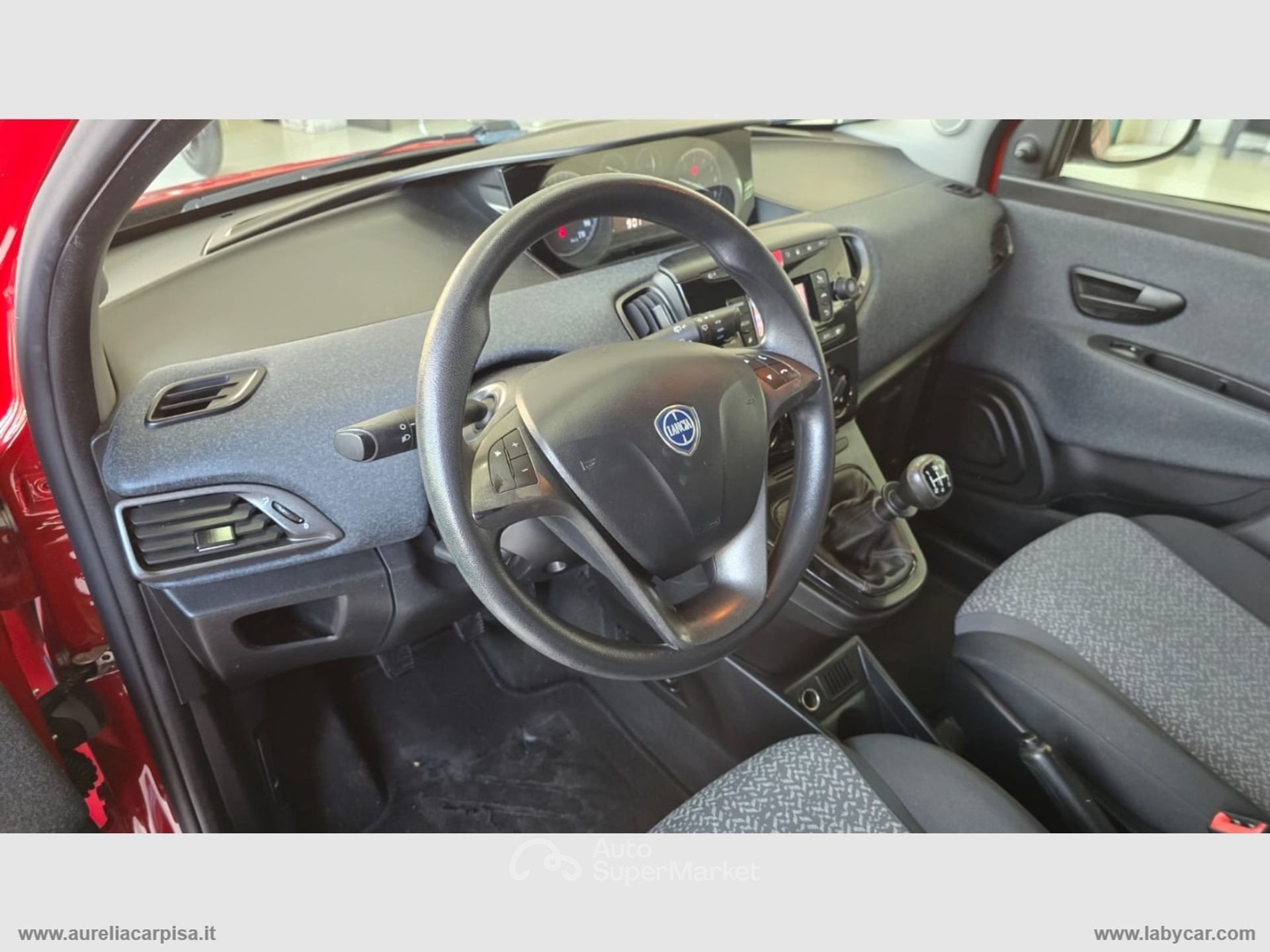 Lancia Ypsilon
