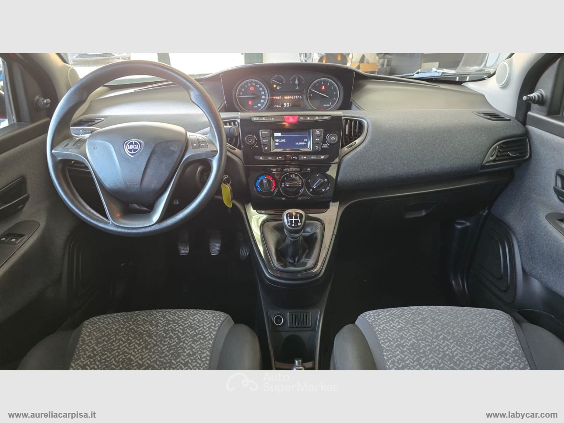 Lancia Ypsilon