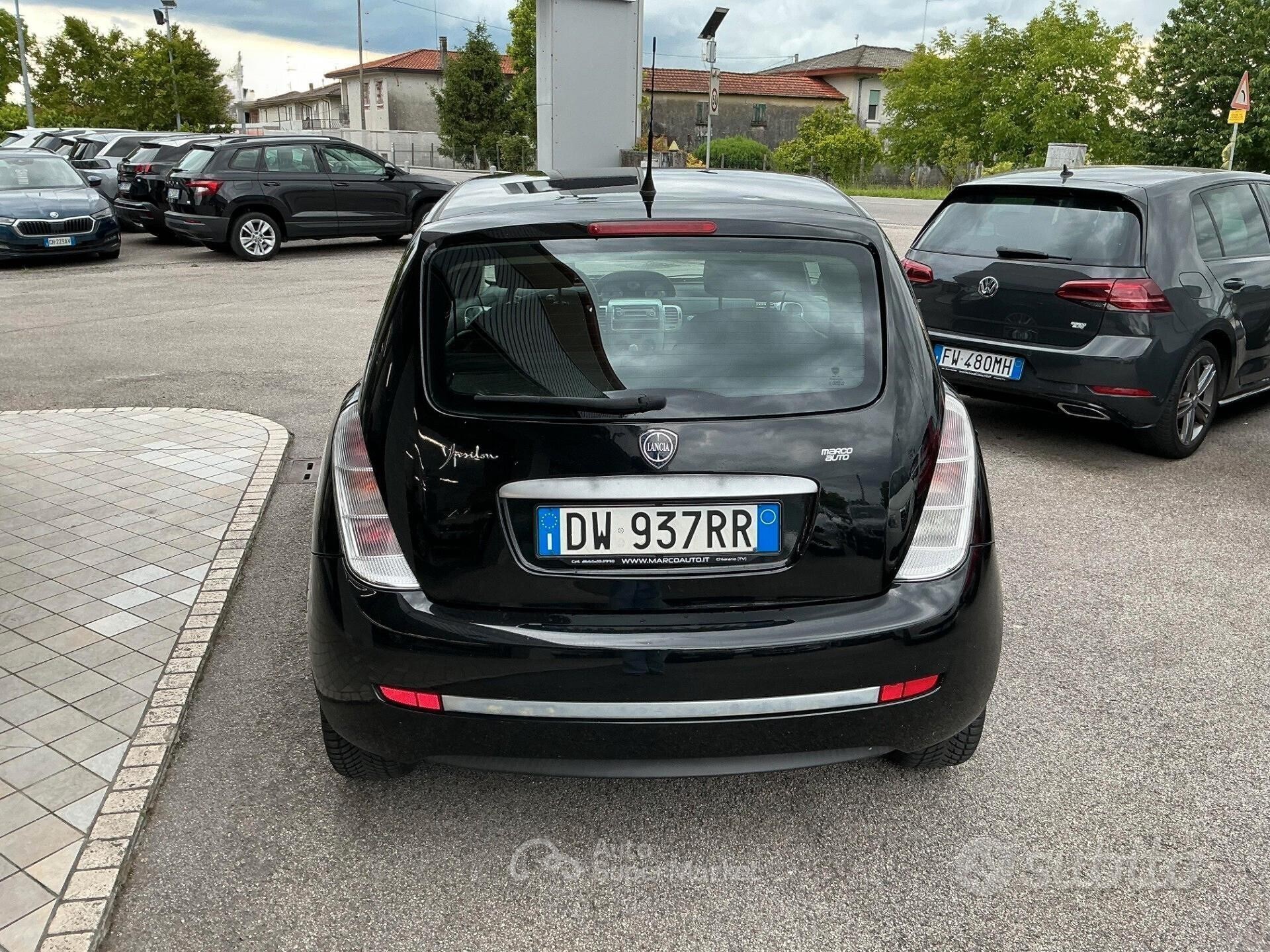 Lancia Ypsilon