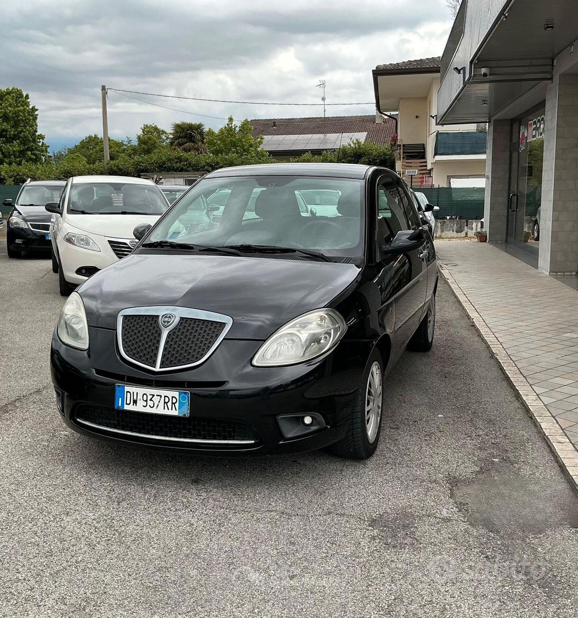 Lancia Ypsilon