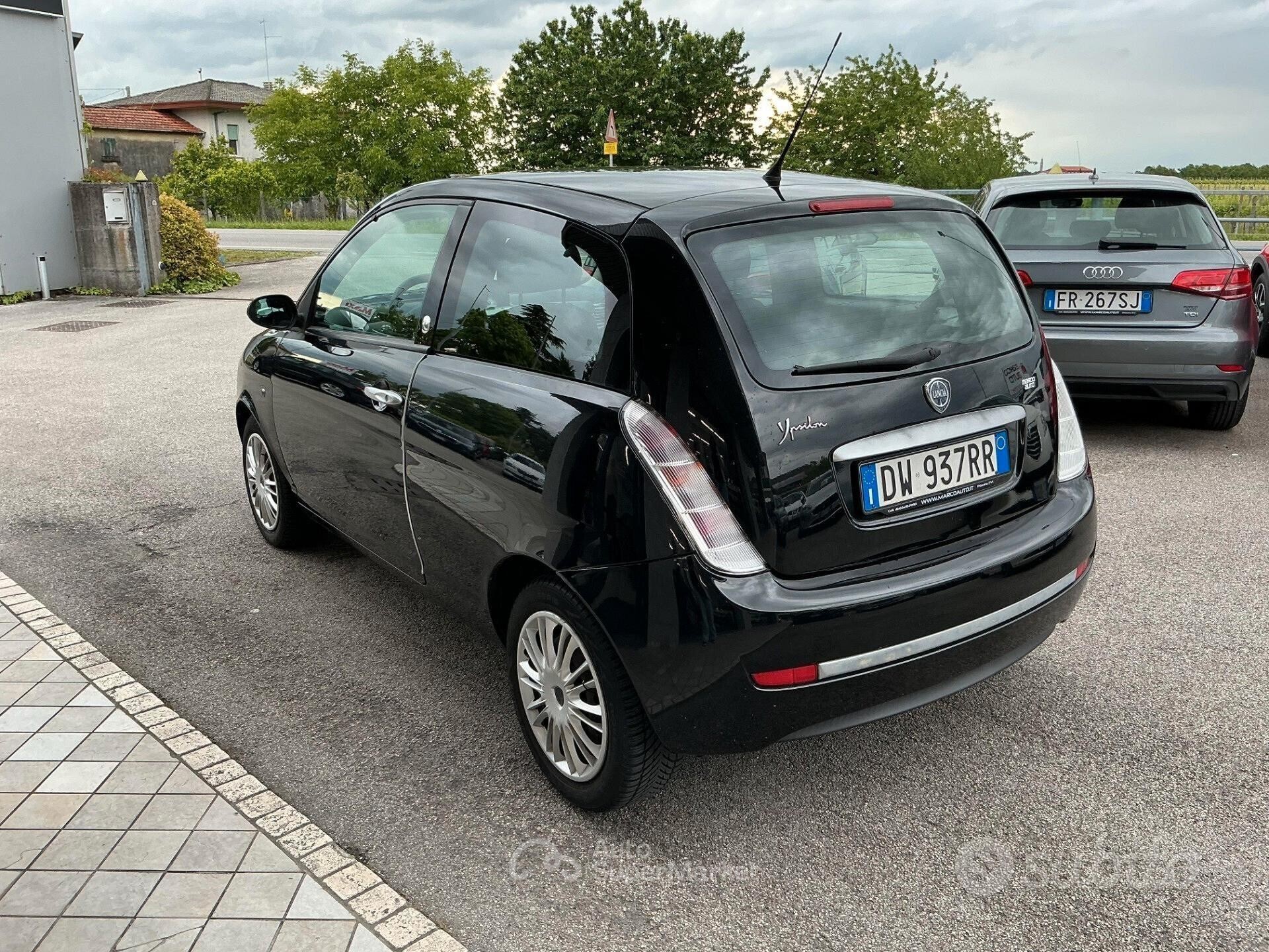 Lancia Ypsilon