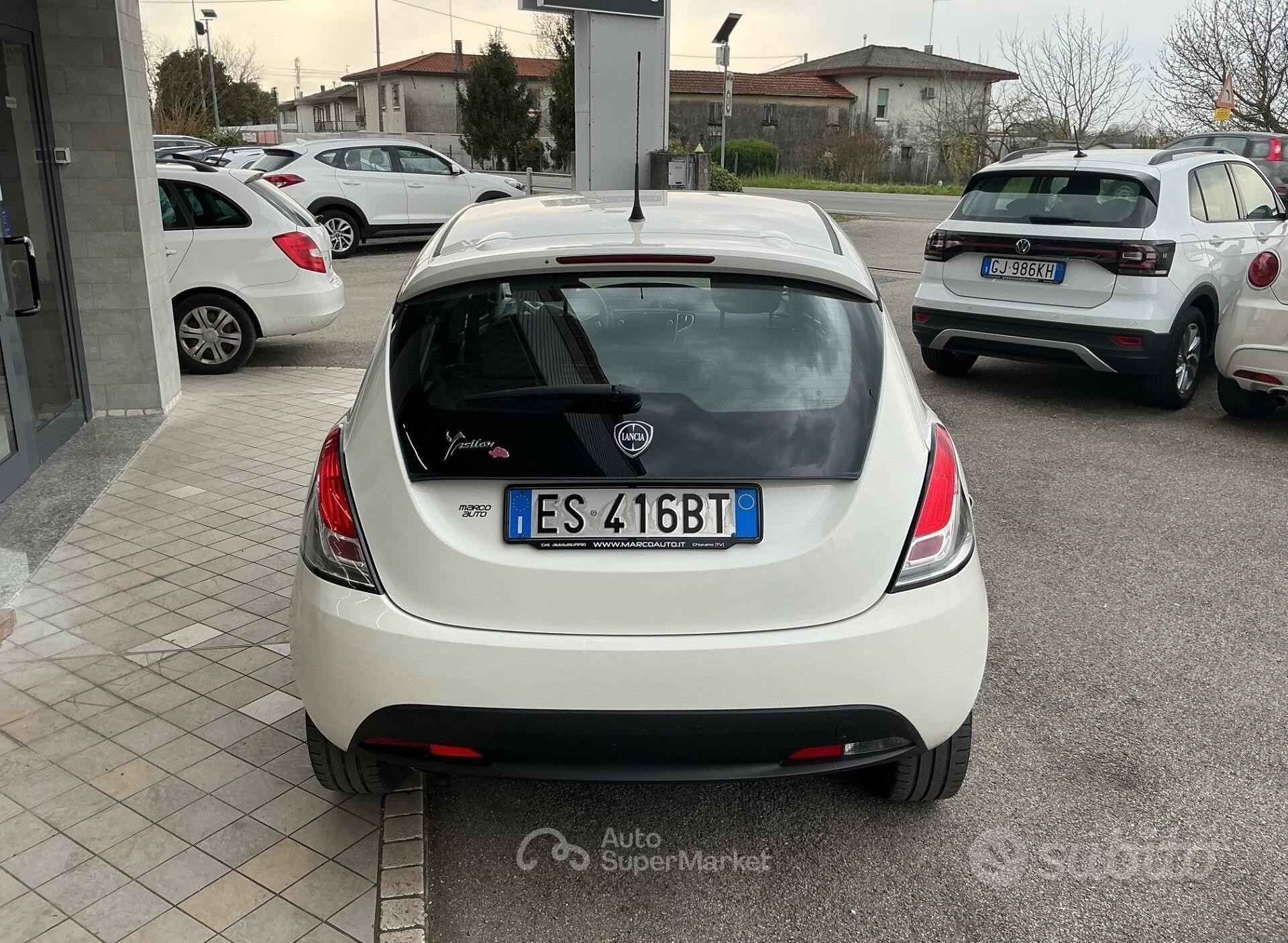 Lancia Ypsilon
