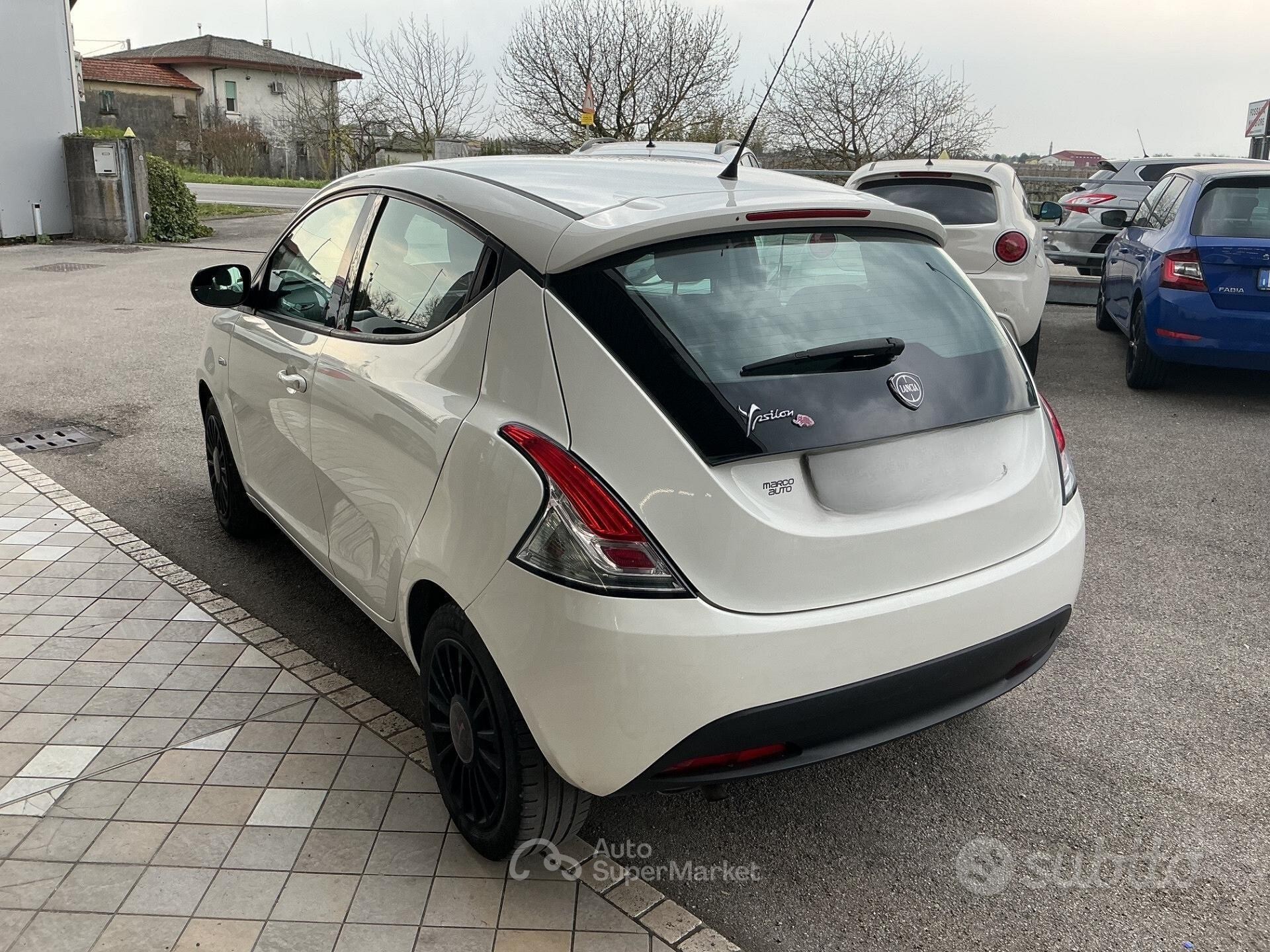 Lancia Ypsilon