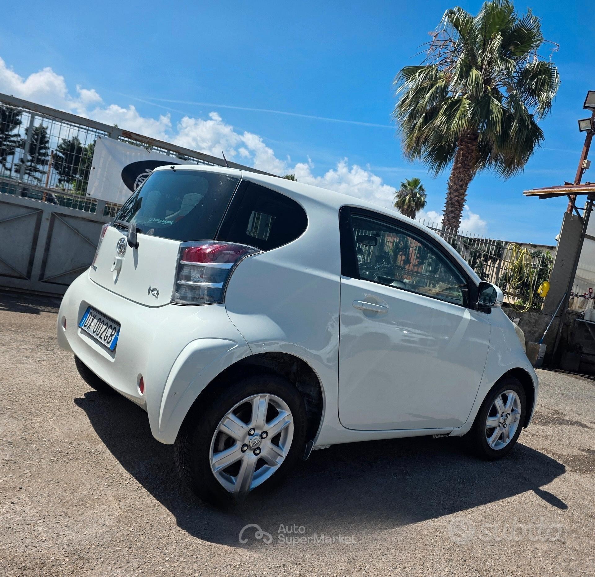 Toyota iQ