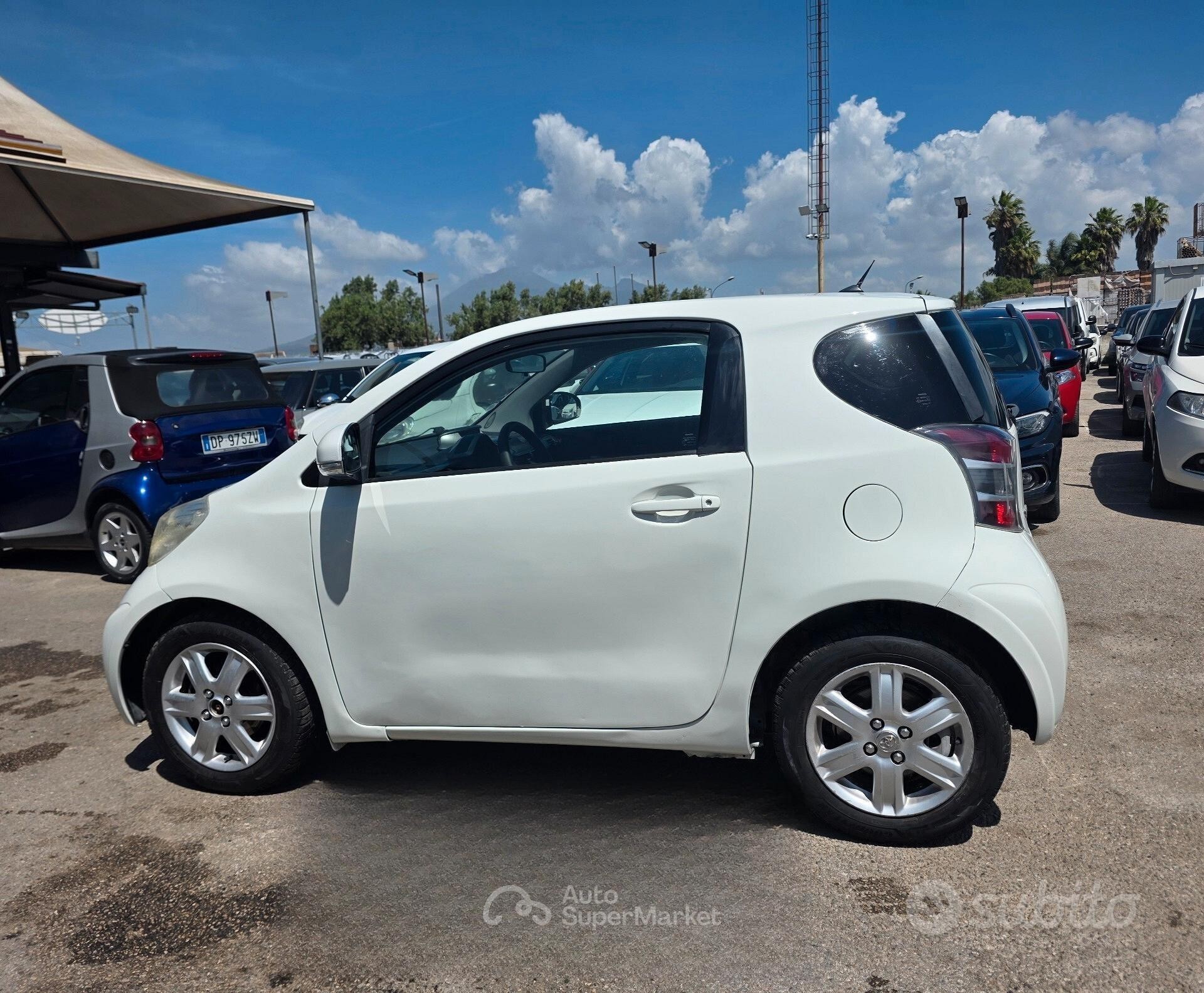 Toyota iQ