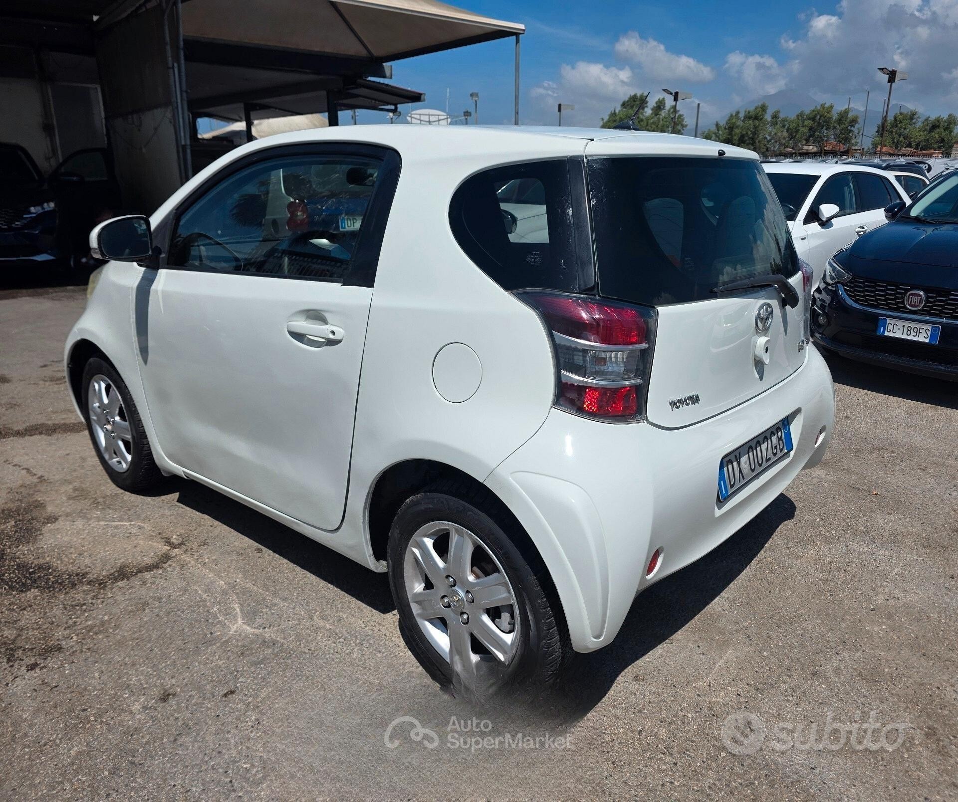 Toyota iQ