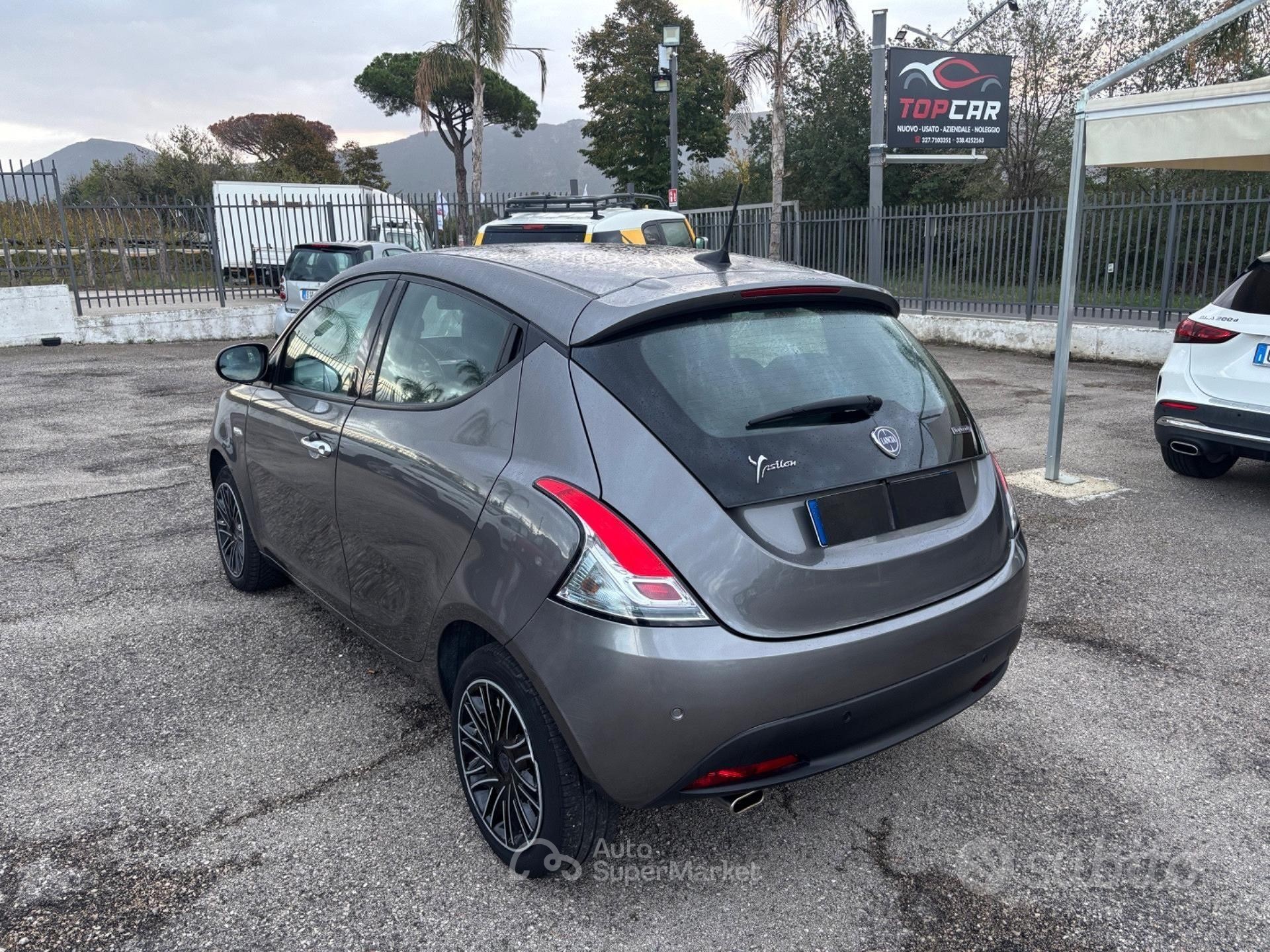 Lancia Ypsilon
