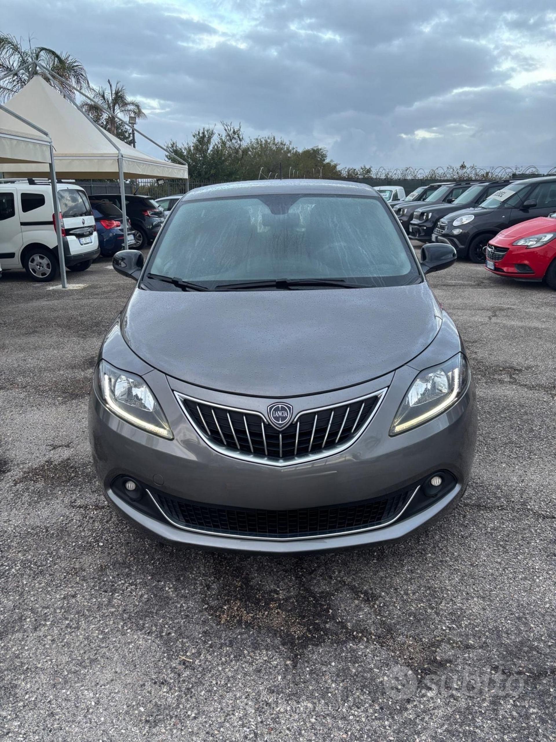Lancia Ypsilon