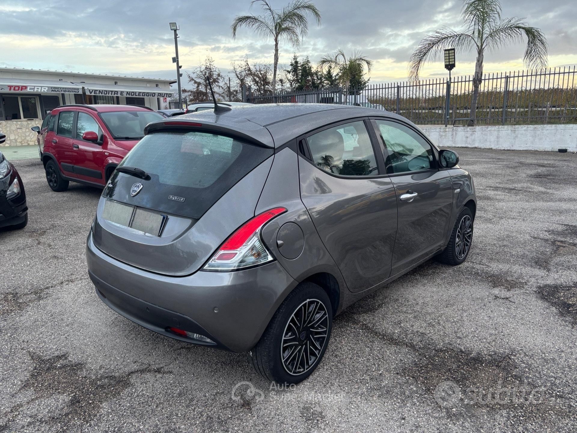 Lancia Ypsilon