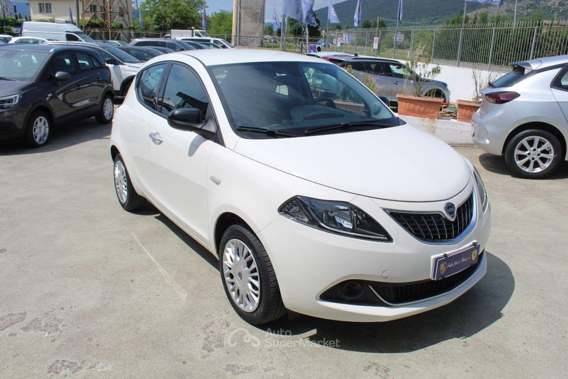 Lancia Ypsilon