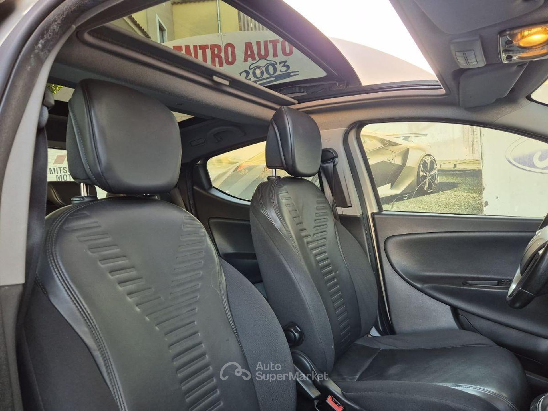 Lancia Ypsilon