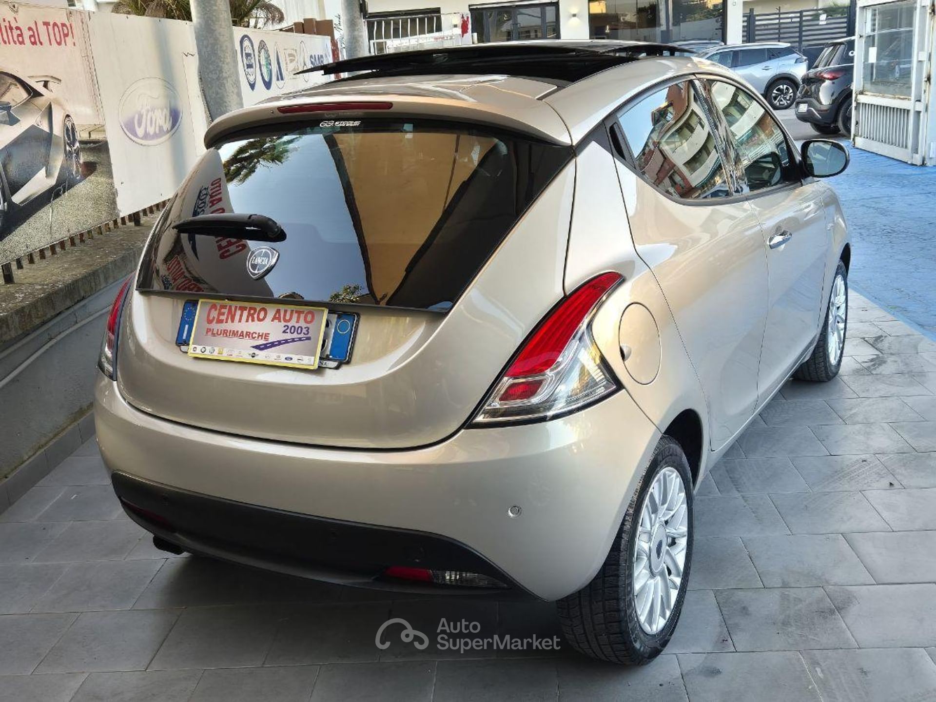 Lancia Ypsilon