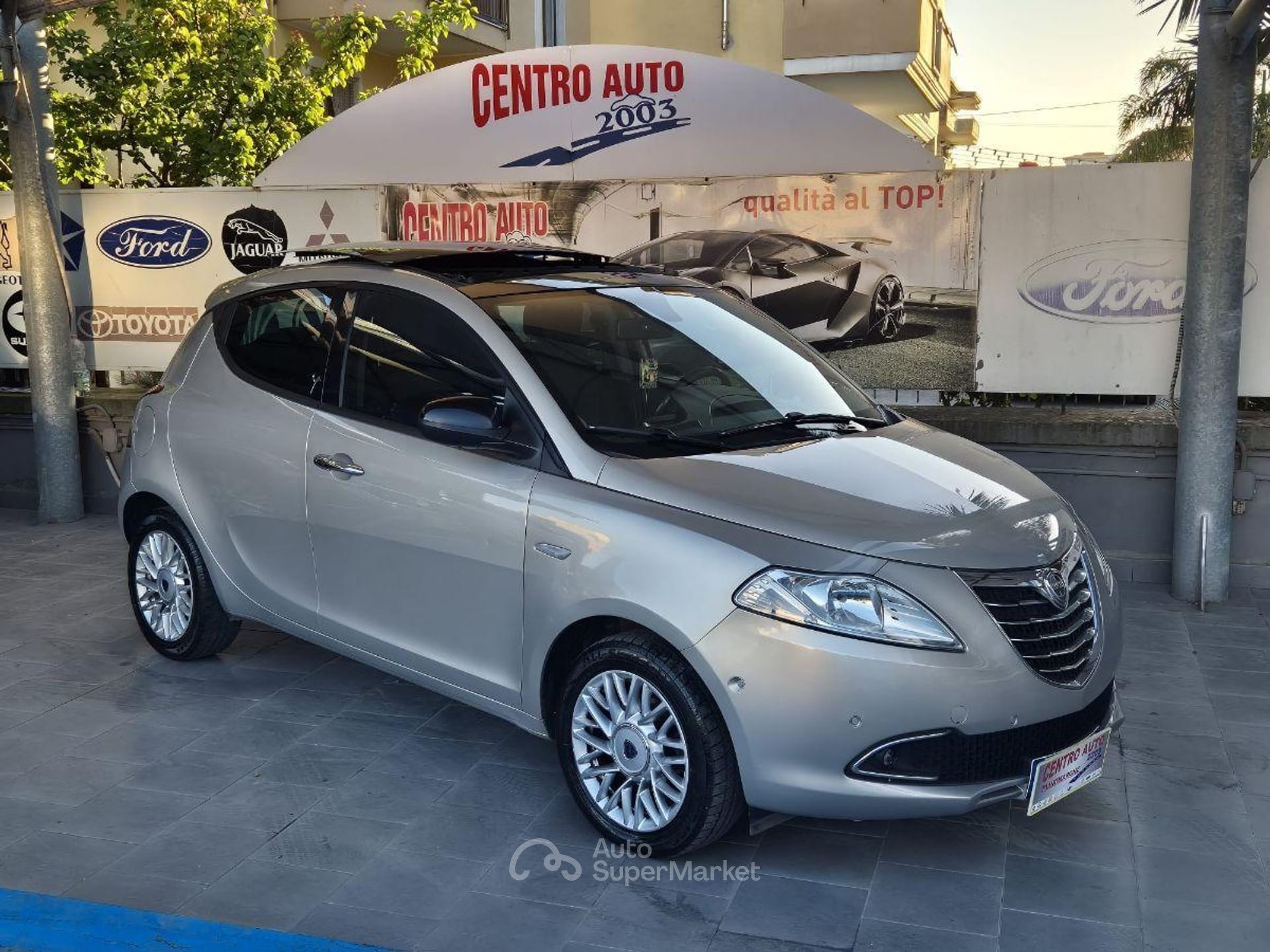 Lancia Ypsilon