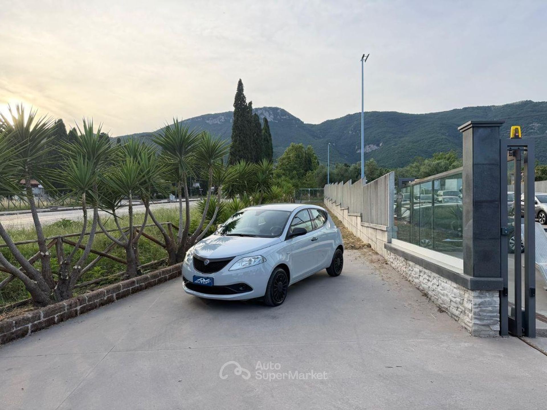Lancia Ypsilon