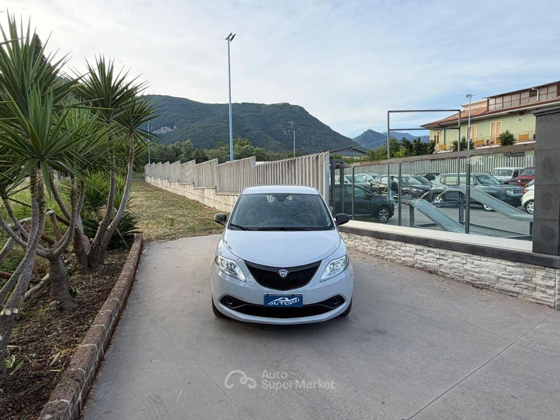 Lancia Ypsilon