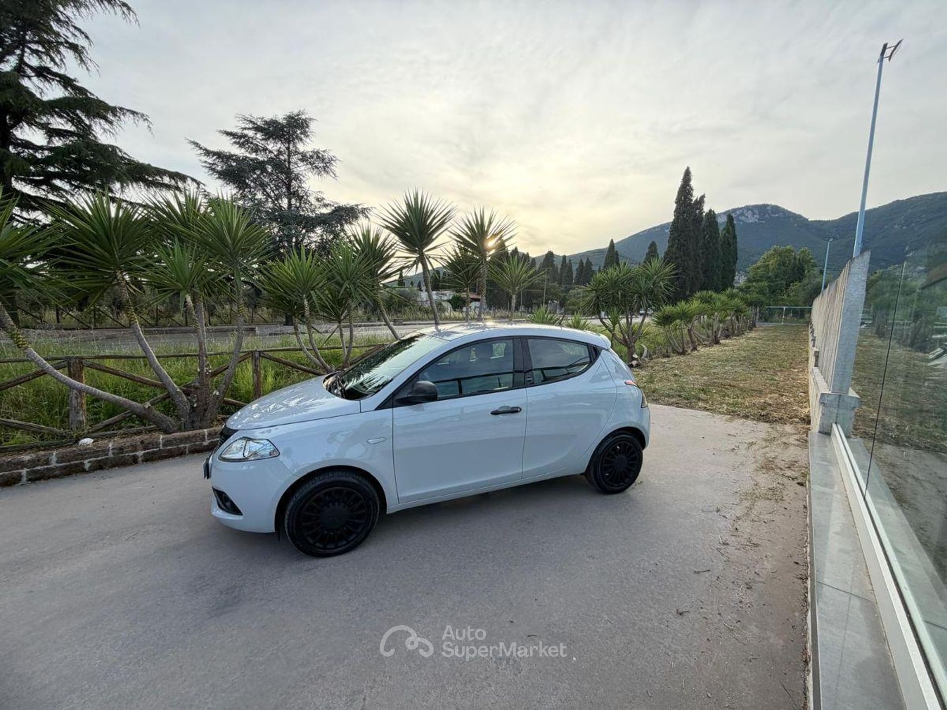 Lancia Ypsilon