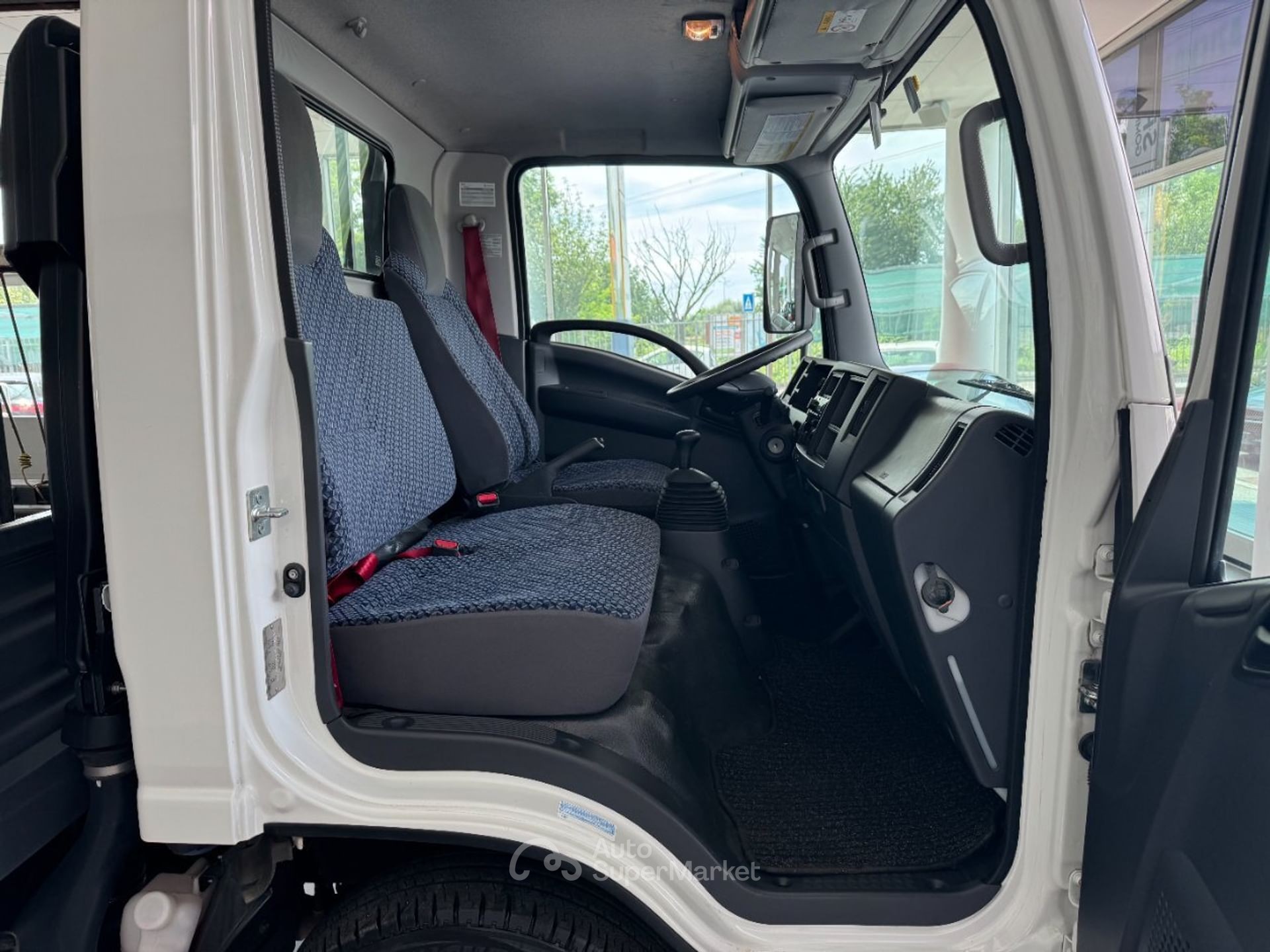 Isuzu M21