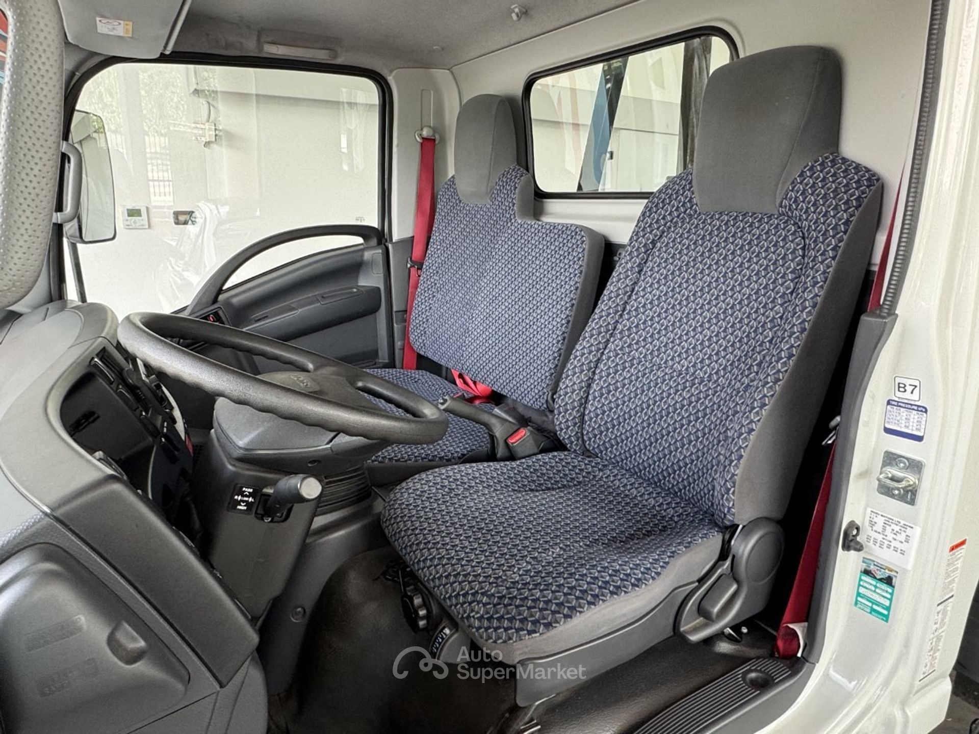Isuzu M21