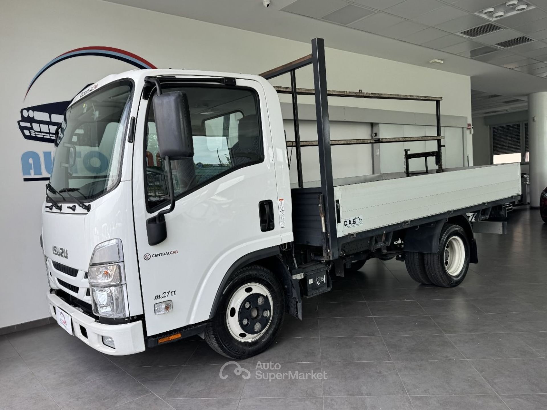 Isuzu M21