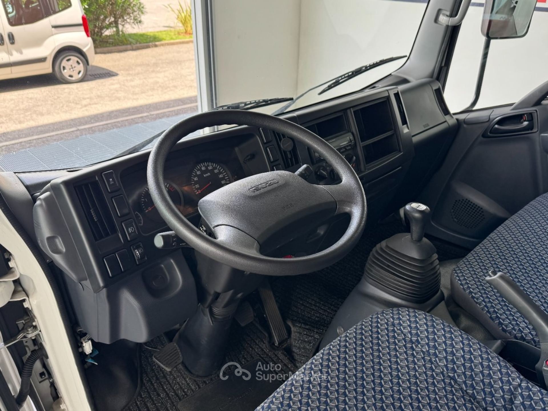 Isuzu M21