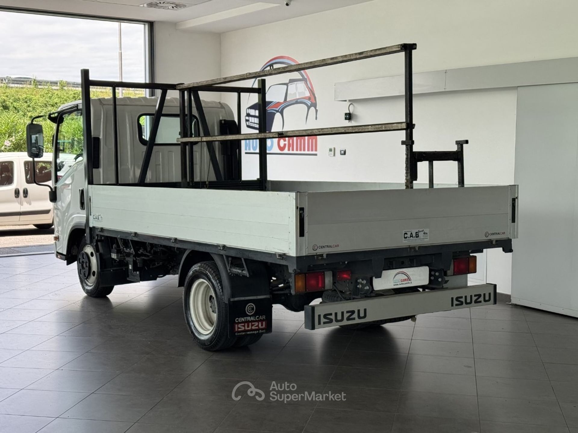 Isuzu M21